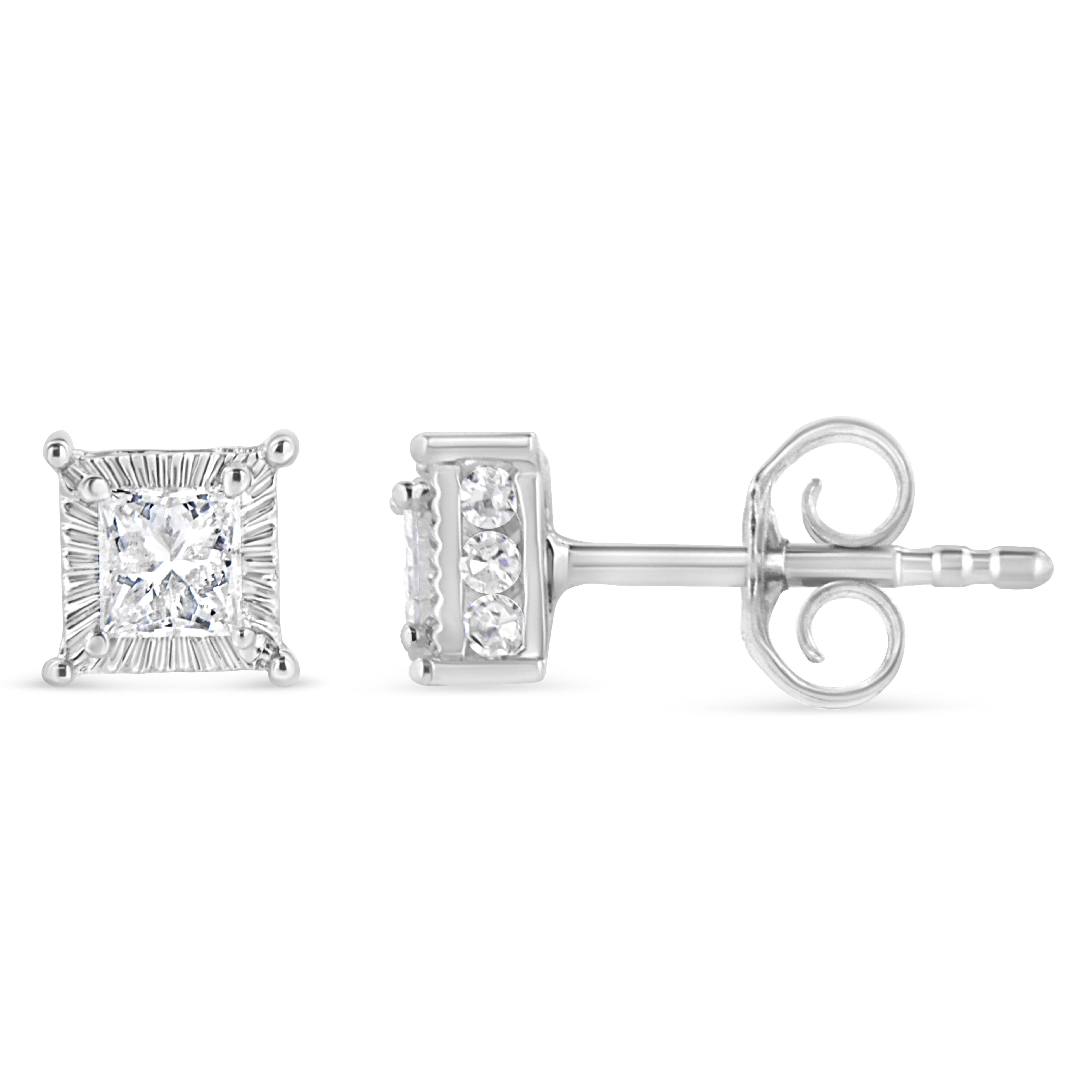 Contemporain Clous d'oreilles en argent sterling avec diamant taille princesse de 1/2 carat de .925 en vente
