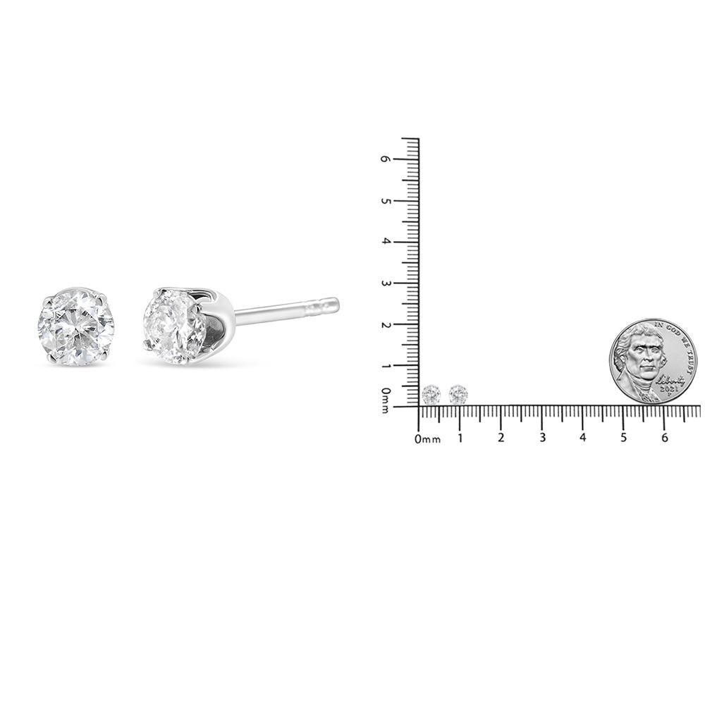 .925 Sterling Silver 1/2 Cttw 4-Prong Round-cut Diamond Classic Stud Earrings Pour femmes en vente