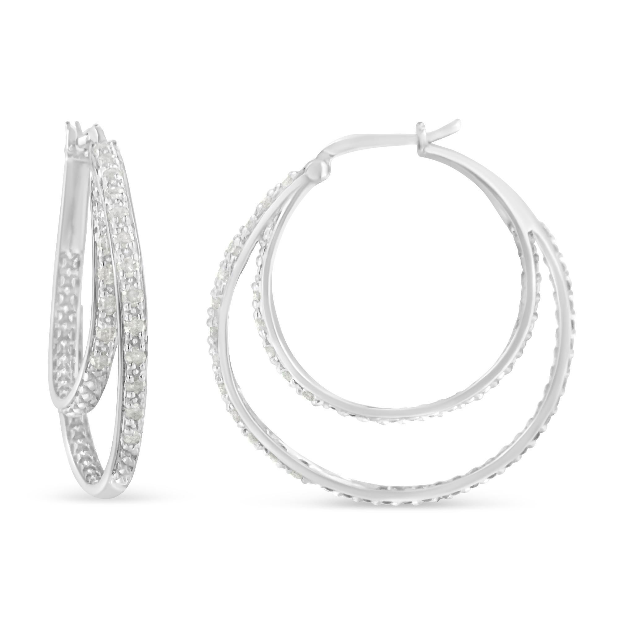Classici orecchini a cerchio perfetti per ogni occasione. Questi orecchini colorati placcati in bianco sono realizzati con il miglior argento sterling 925 e diamanti autentici. Ci sono due strati circolari riempiti con 36 diamanti taglio rosa in