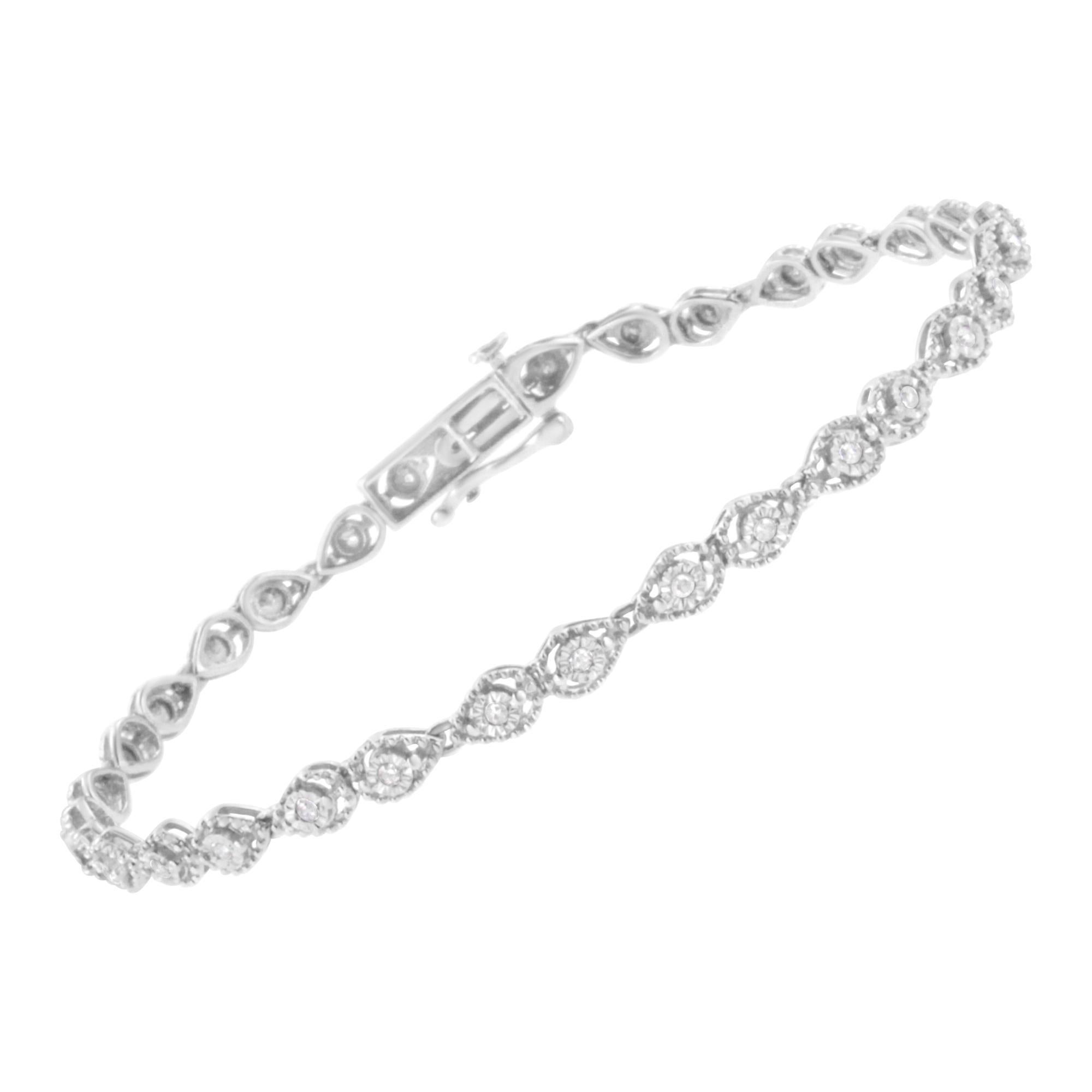 Moderne .925 Silver 1/2 cttw Miracle-Set Diamond Pear Shaped Link Bracelet en vente