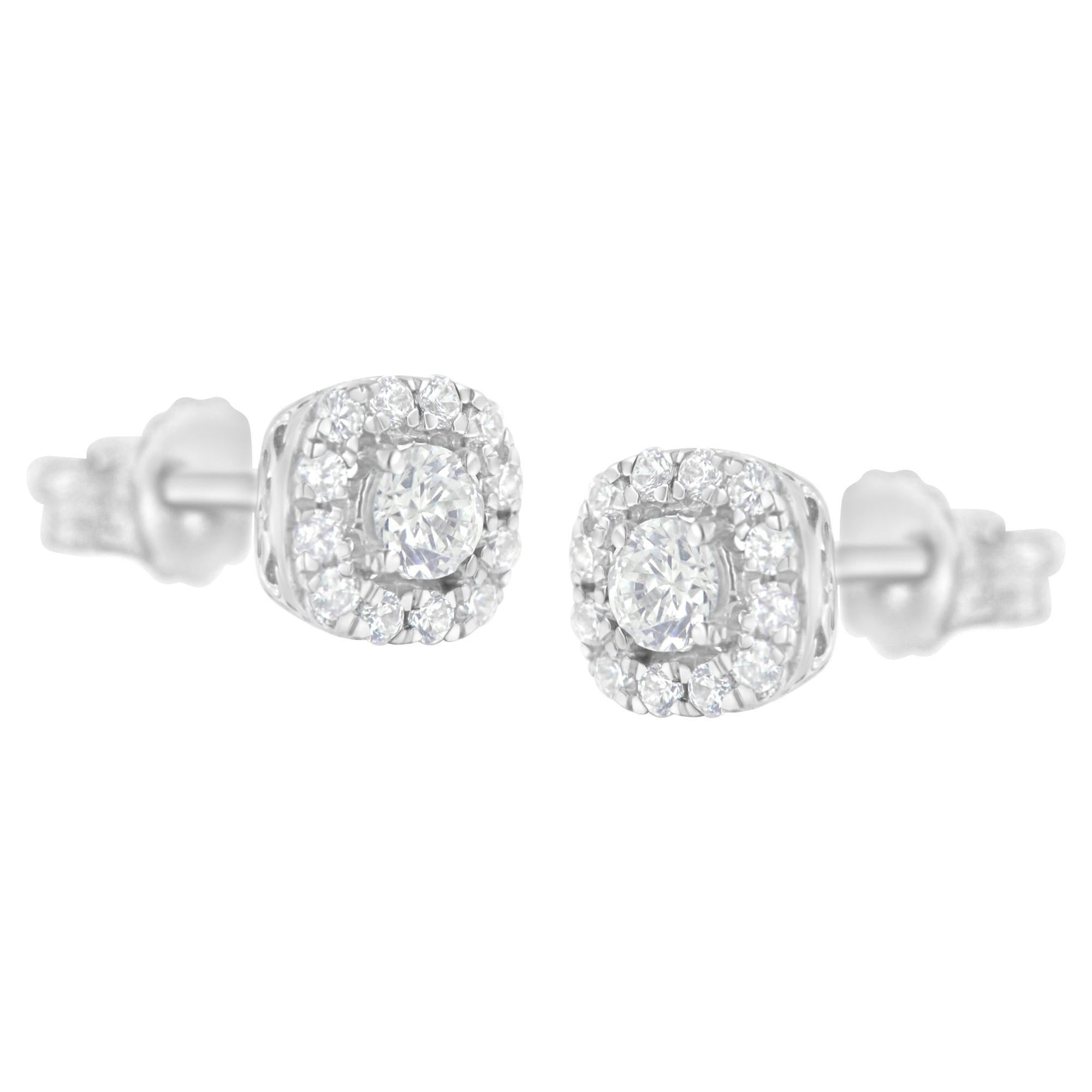 Moderne Clous d'oreilles solitaires en argent sterling de 1/2 carat avec diamant de taille ronde de .925 carat