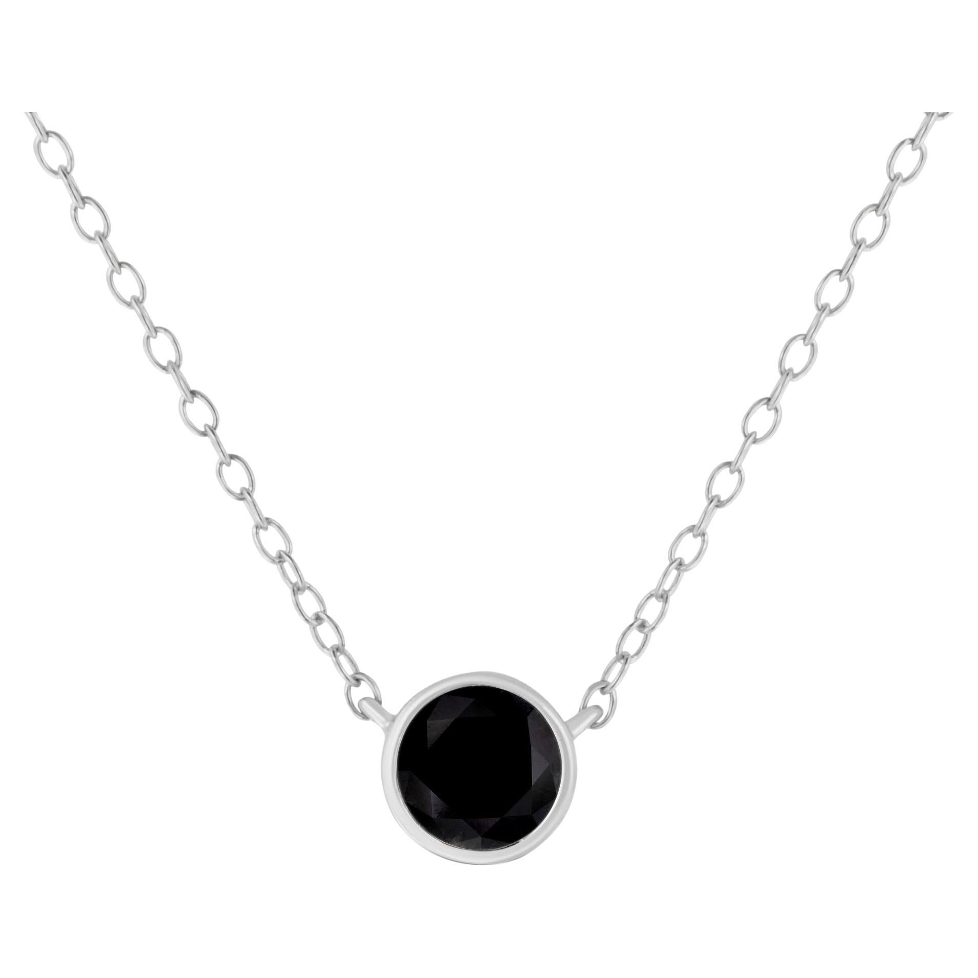 Collana con ciondolo solitario di diamanti neri trattati in .925 Sterling Silver da 1/2 Cttw