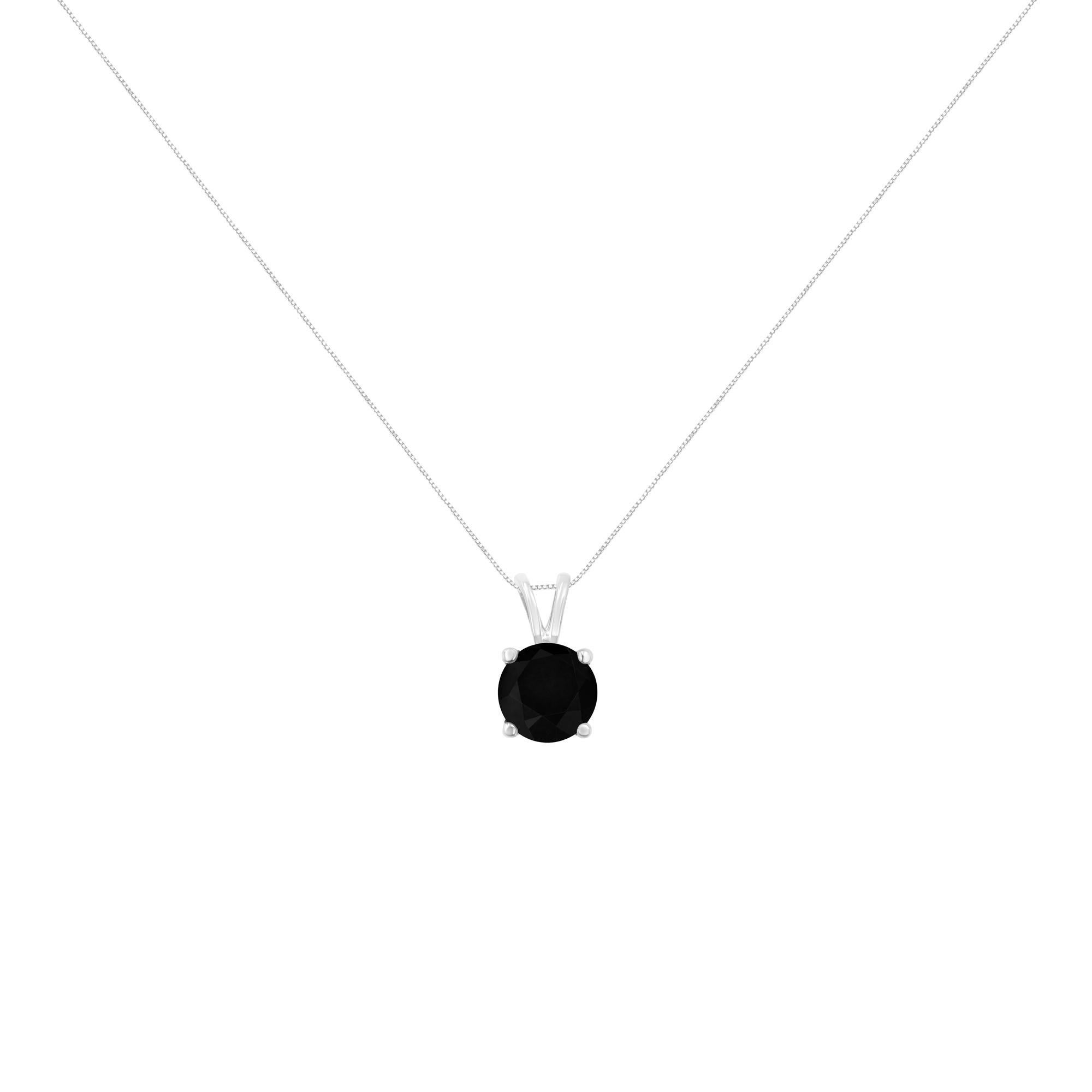 Erweitern Sie Ihre Schmucksammlung um diesen einzigartigen Diamantanhänger und beeindrucken Sie alle Ihre Freundinnen. Diese wunderschöne Halskette ist aus feinstem 925er Sterlingsilber gefertigt und mit einem einzelnen schwarzen Diamanten im