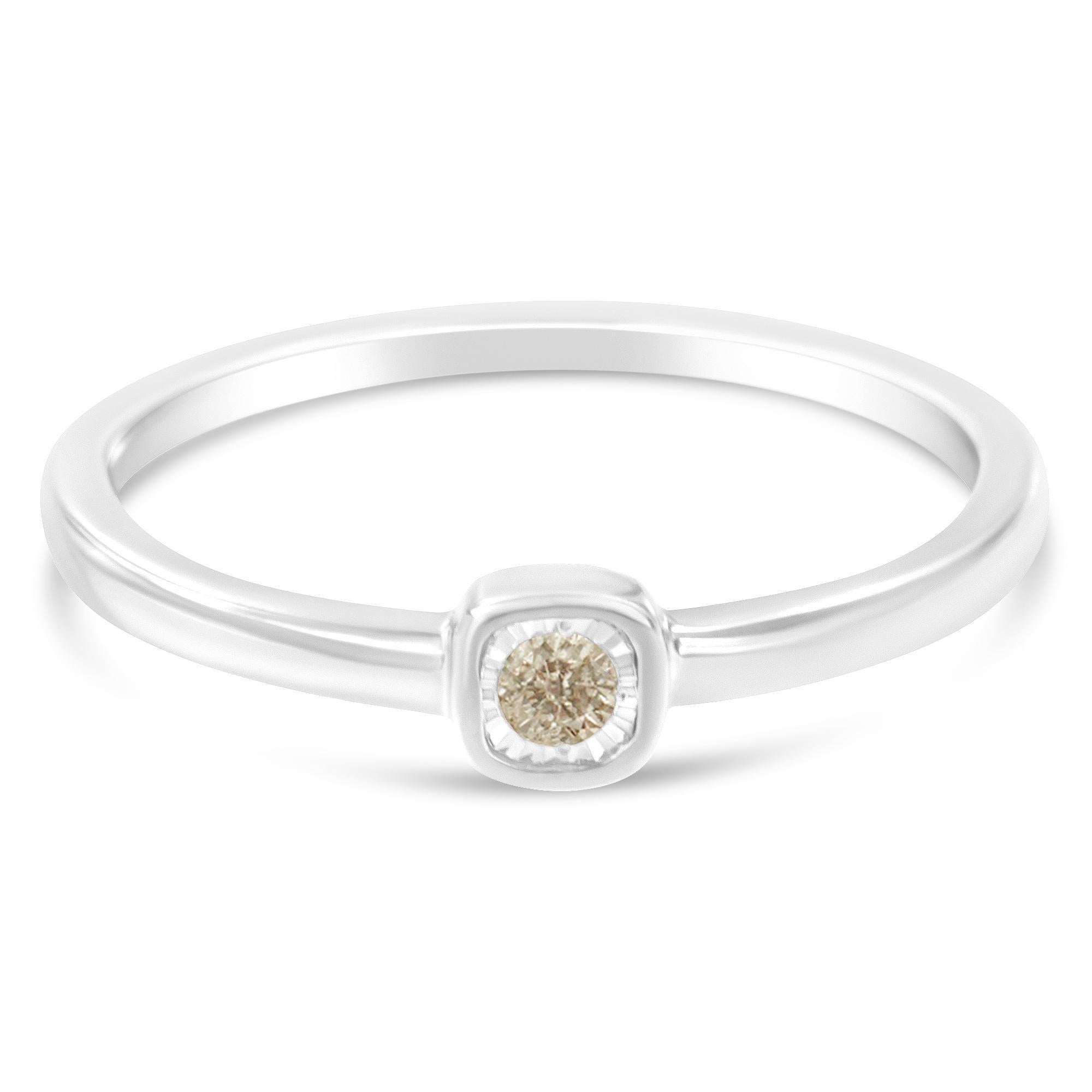 Round Cut .925 Sterling Silver 1/20 Carat Diamond Fashion Promise Ring For Sale