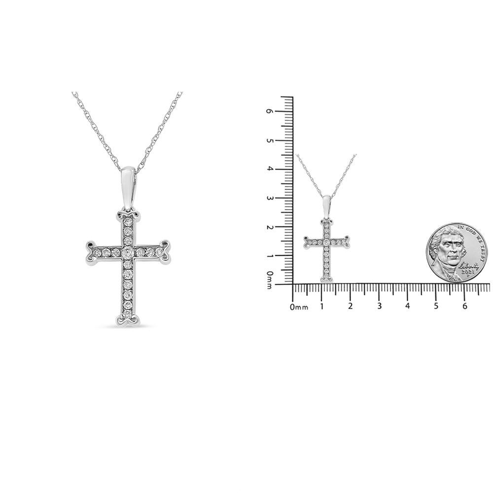 Collier pendentif de 18 pouces en argent sterling .925 avec croix en diamants ronds de 1/3 carat Neuf - En vente à New York, NY