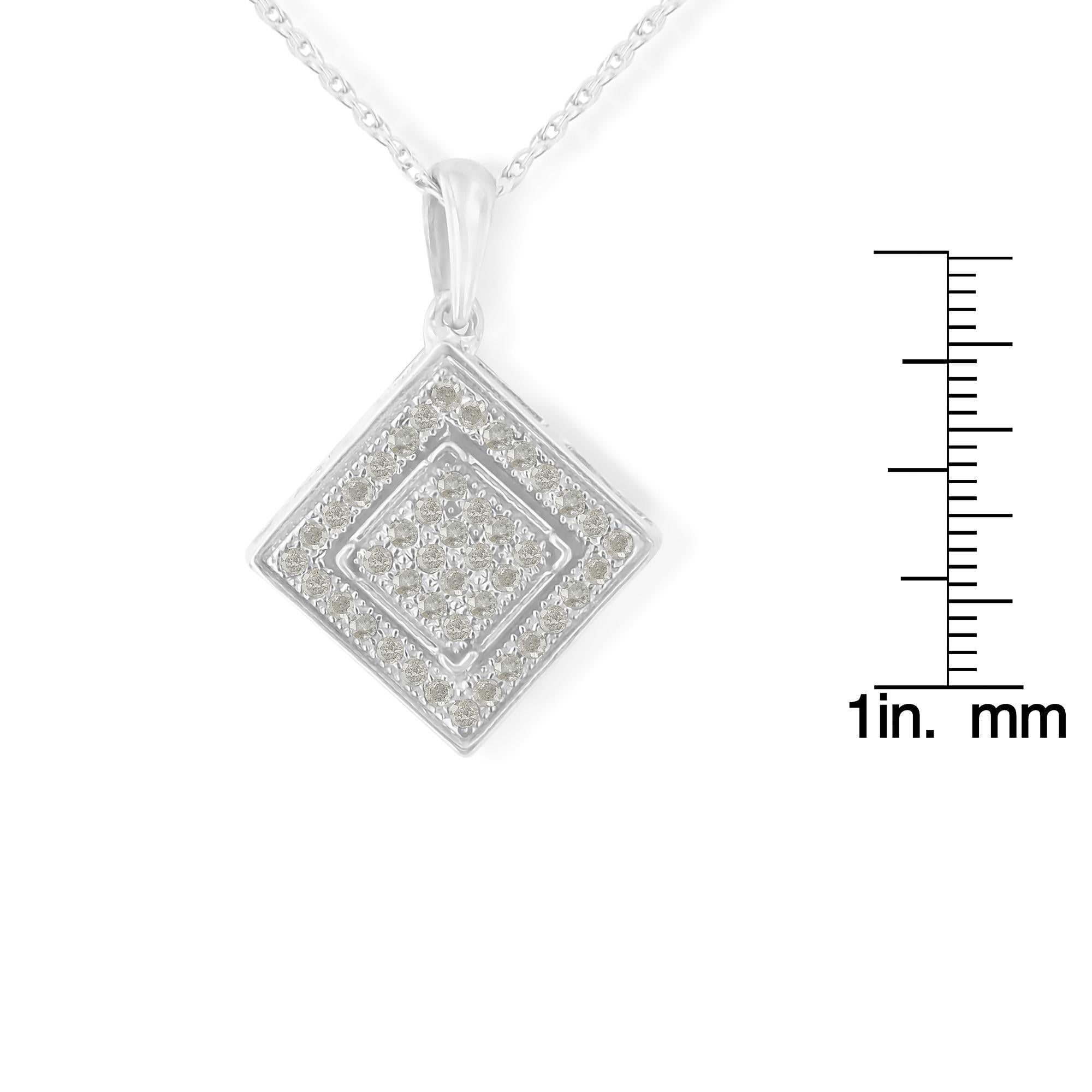 Taglio rotondo Collana con ciondolo a forma di rombo di diamanti da 18