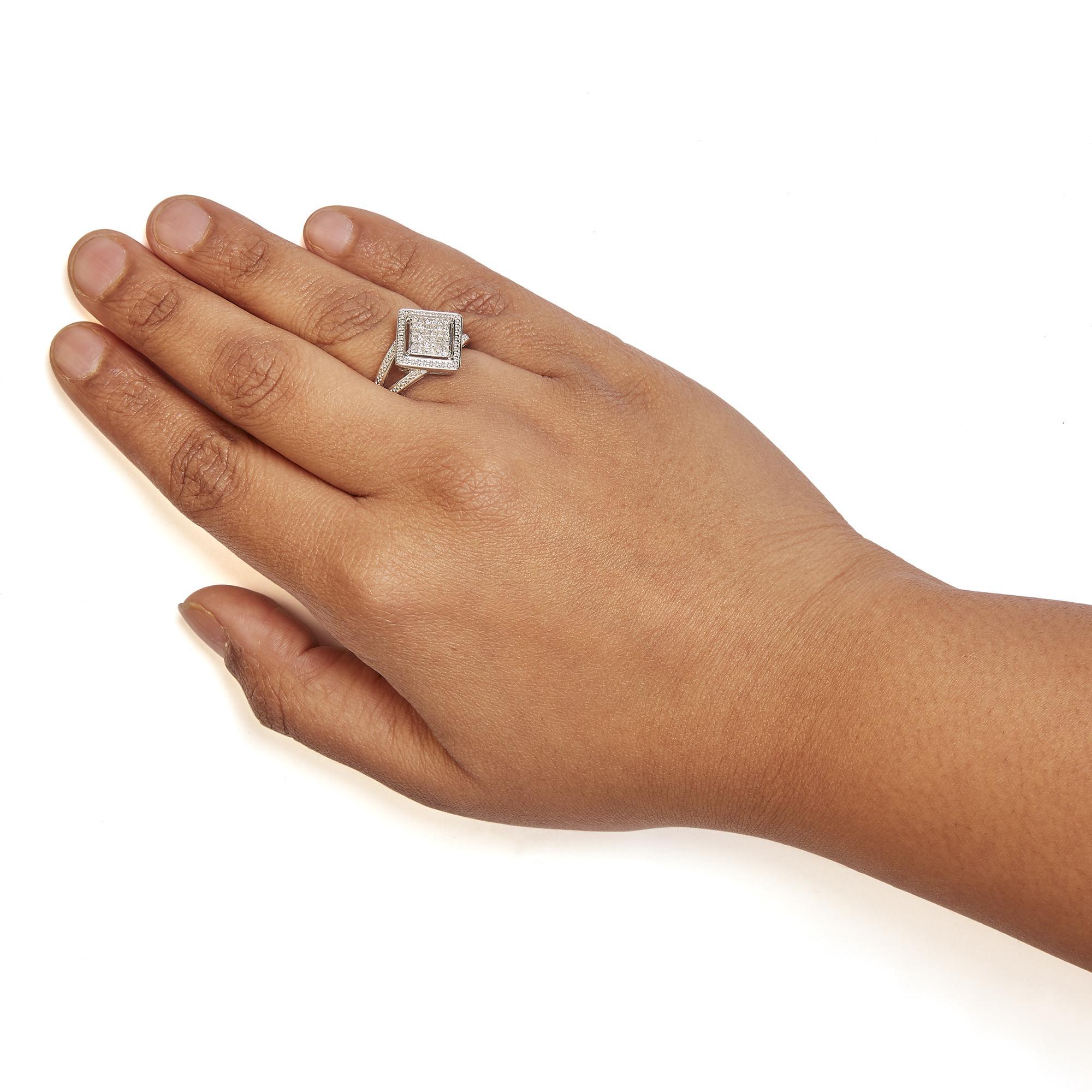 .925 Sterling Silver 1/3 Cttw Princess Diamond Ring In New Condition For Sale In New York, NY