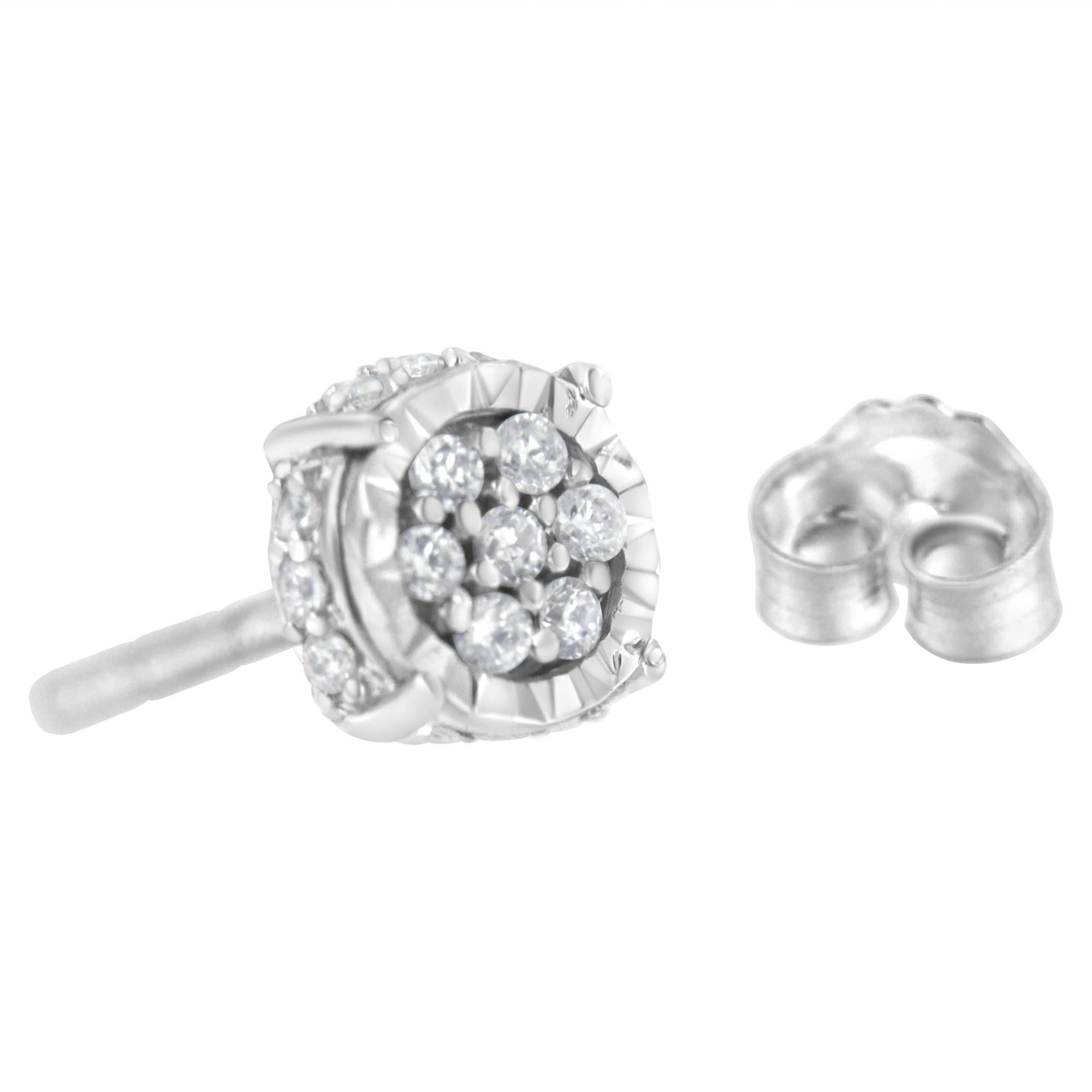 Moderno .925 A. Silver Orecchino con borchia floreale con diamante rotondo da 1/3 cttw in vendita