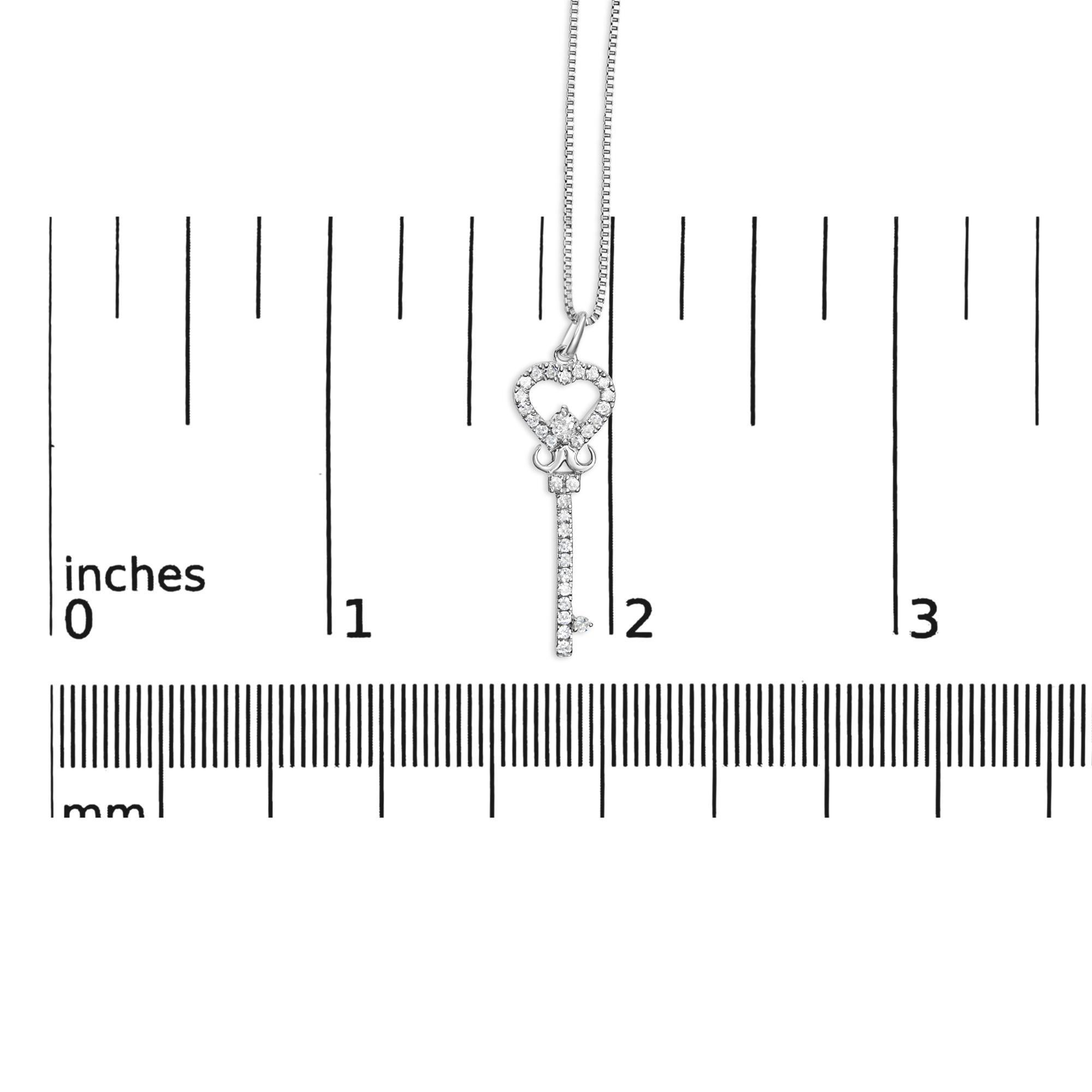 Collana con ciondolo da 18