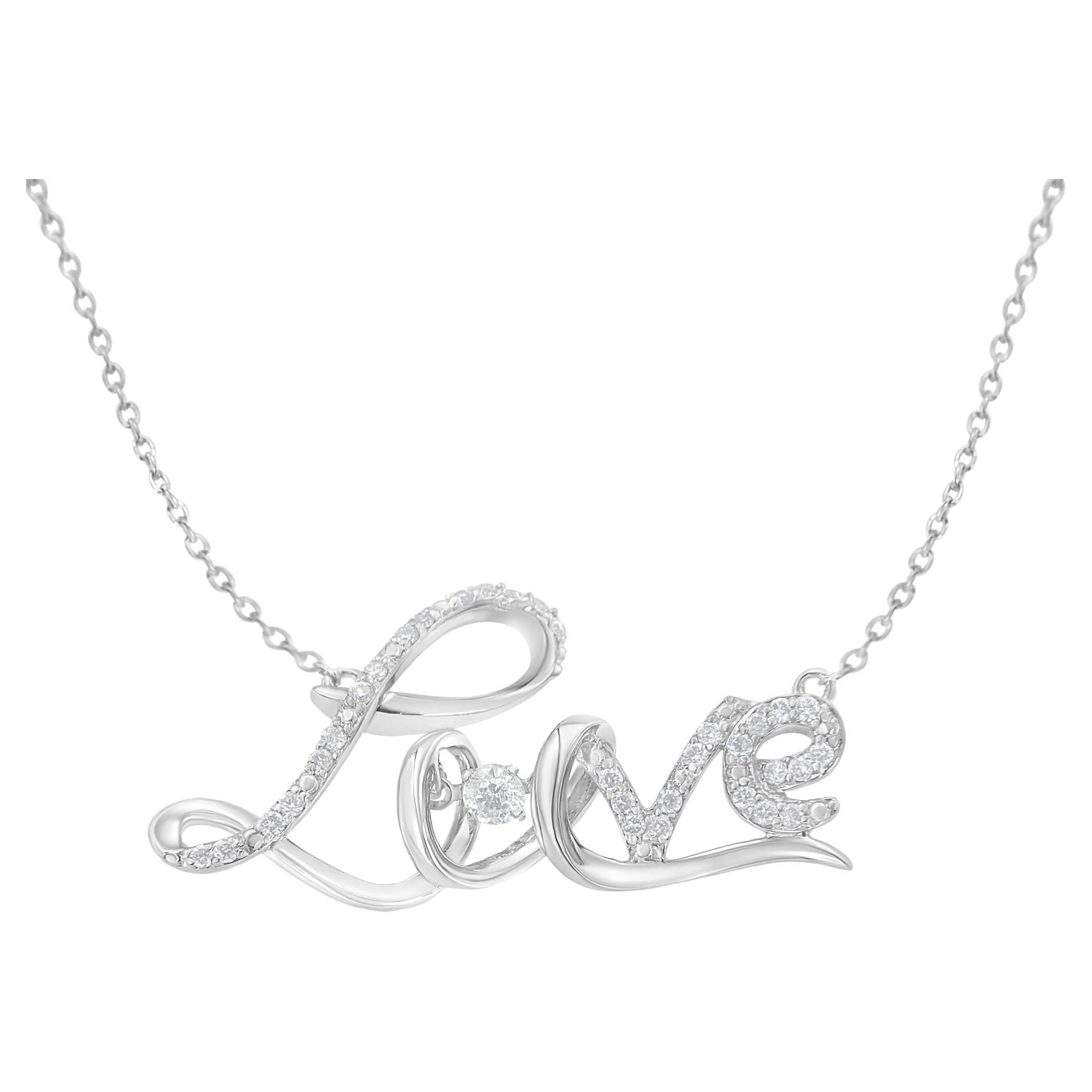 Collier pendentif « Love » en argent sterling et diamants de 1/4 carat avec chaîne en forme de boîte de 0,95 carat en vente