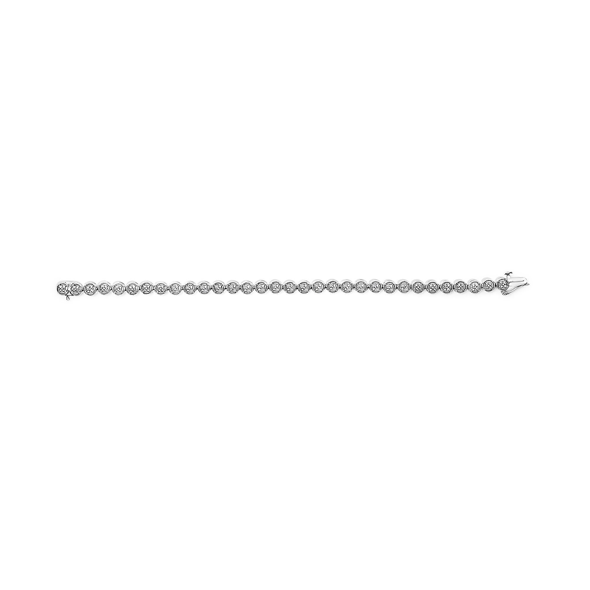 Moderne .925 Sterling Silver 1/4 Cttw Diamond 7