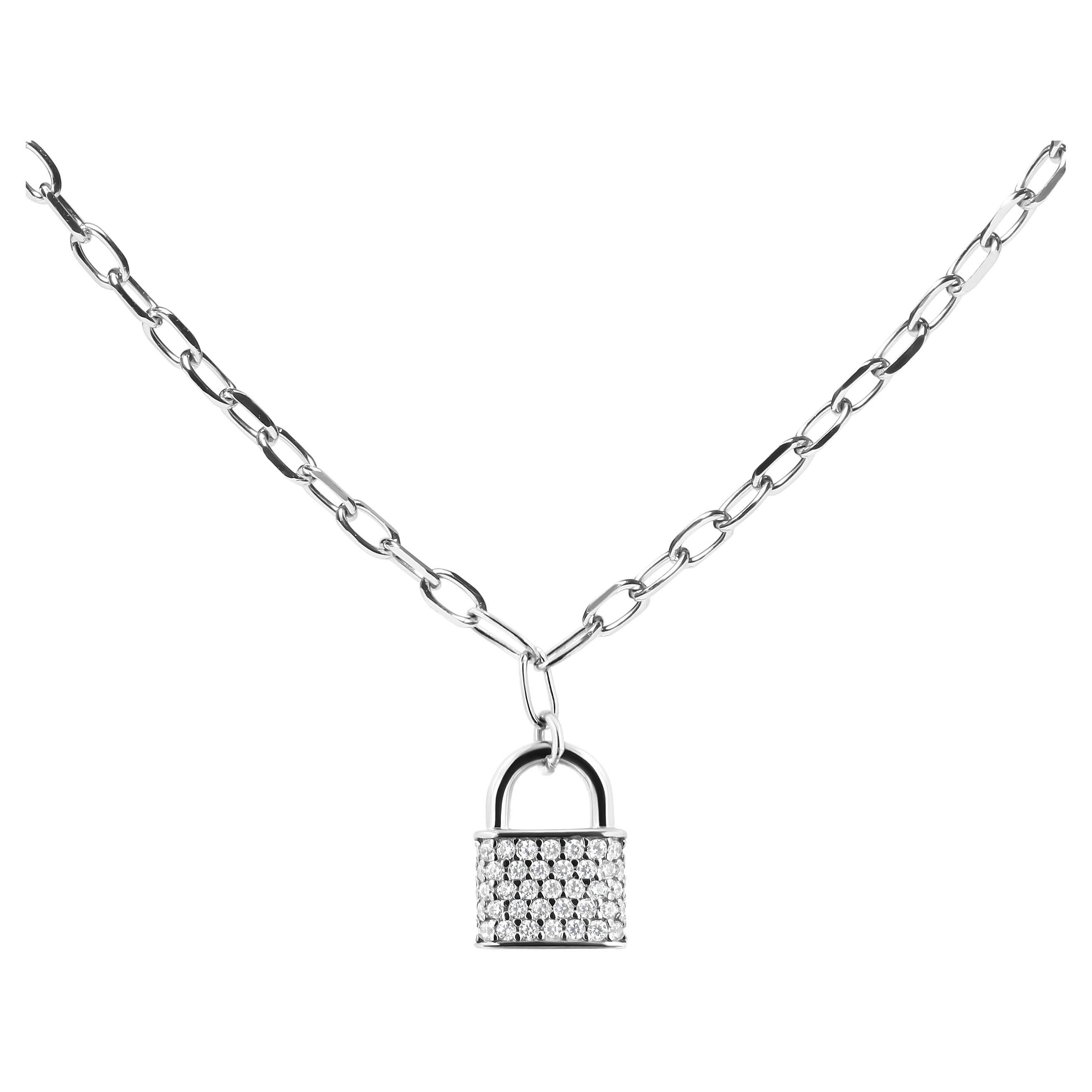 .925 Sterling Silver 1/4 Cttw Diamond Lock Necklace with Paperclip Chain (Collier en argent sterling avec chaîne en forme de trombone) en vente
