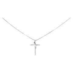 Collana con ciondolo a forma di nastro e croce in argento 925 con 1/4 di carato di diamante