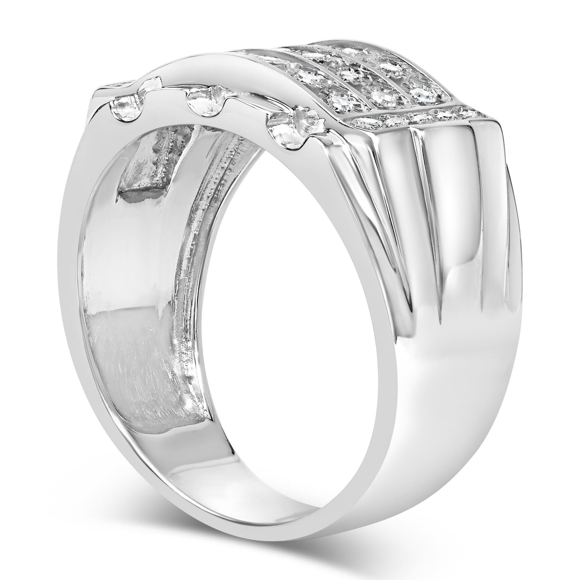 Taglio rotondo .925 A. Silver 1/4 Cttw Diamond Three Row Channel Band Ring - Taglia 10 in vendita