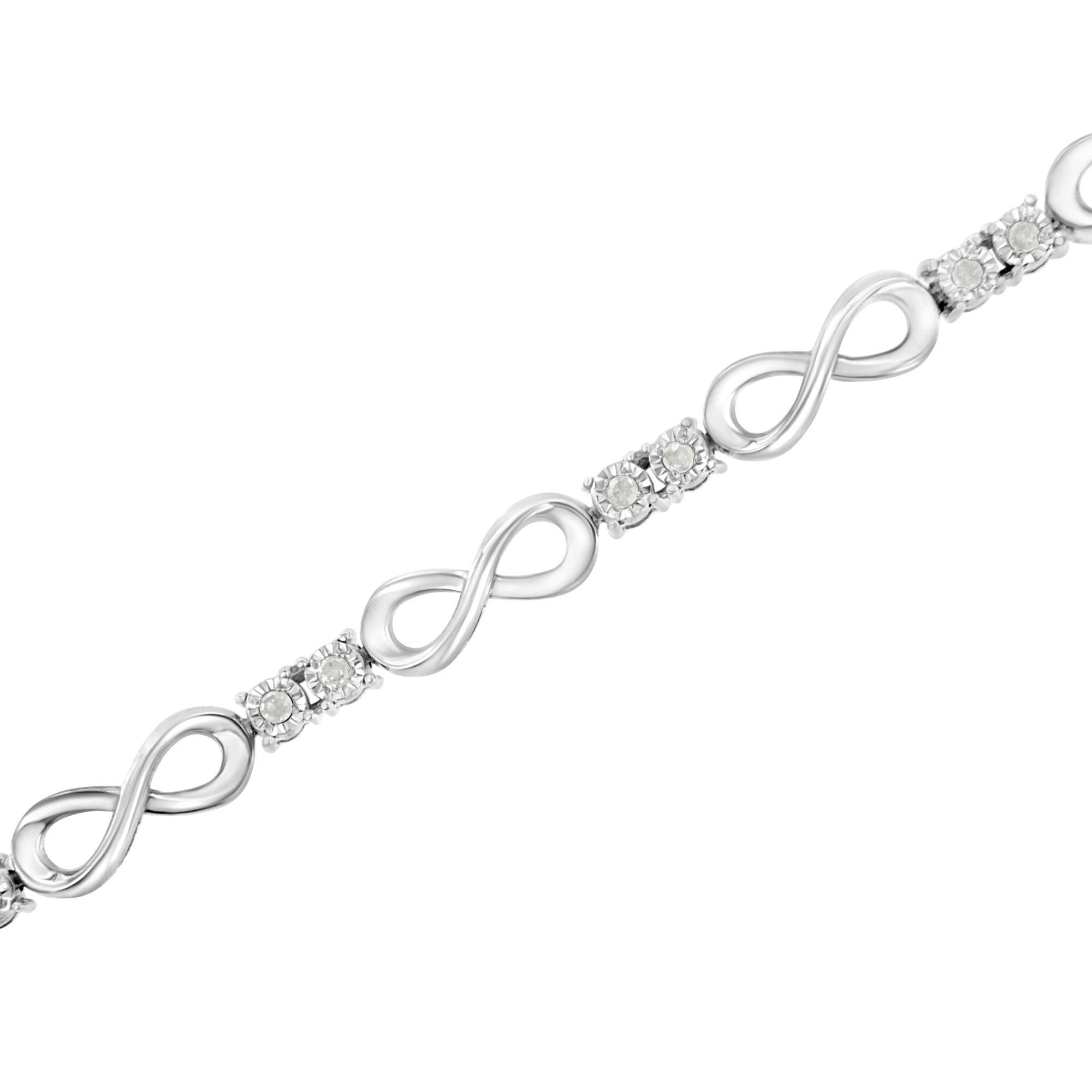 Taglio rotondo .925 Argento Sterling Silver 1/4 cttw Miracle Set Diamond Infinity Link Bracelet in vendita