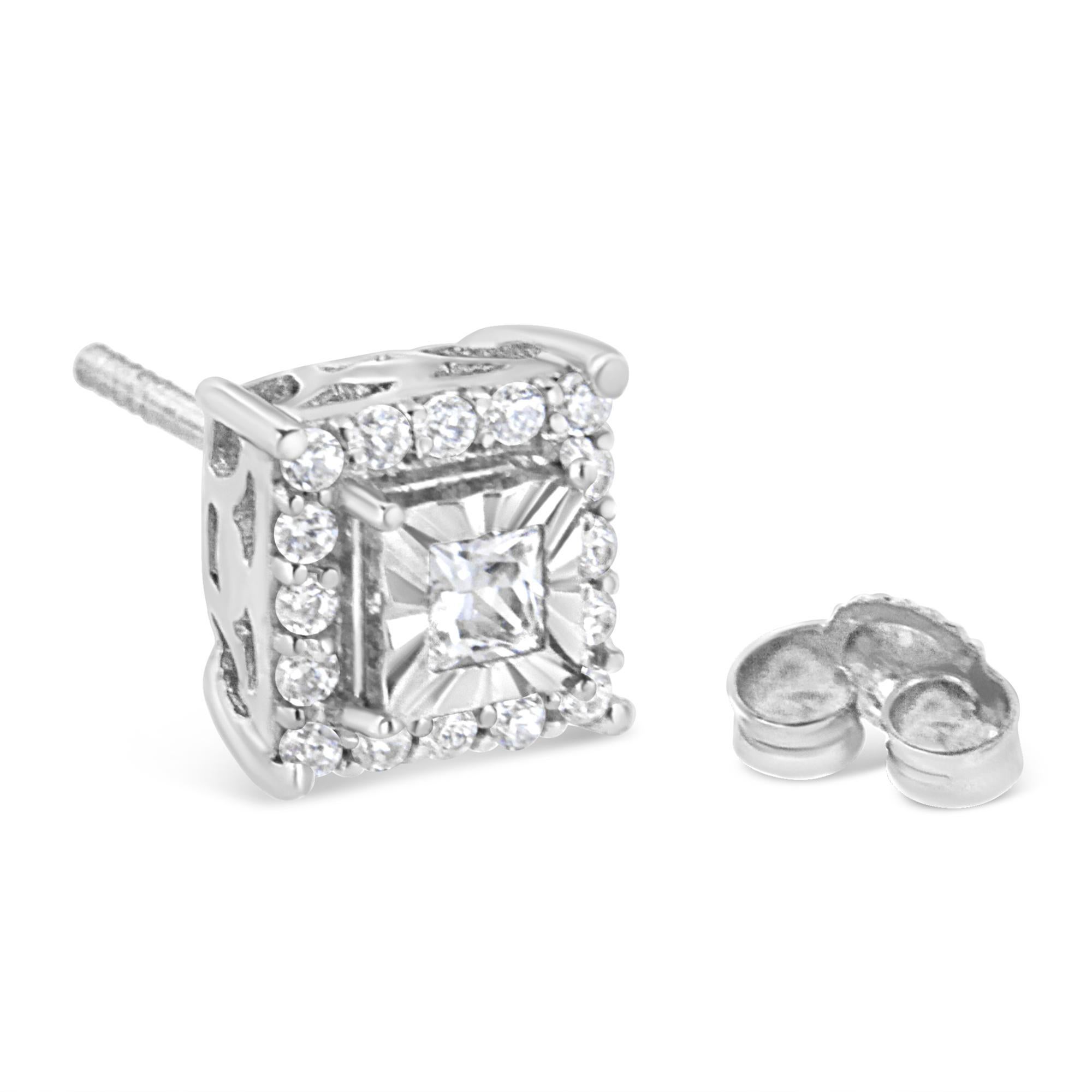 Taille ronde .925 Sterling Silver Boucles d'oreilles Halo en argent 1/4 Cttw Princesse et diamant taille ronde en vente
