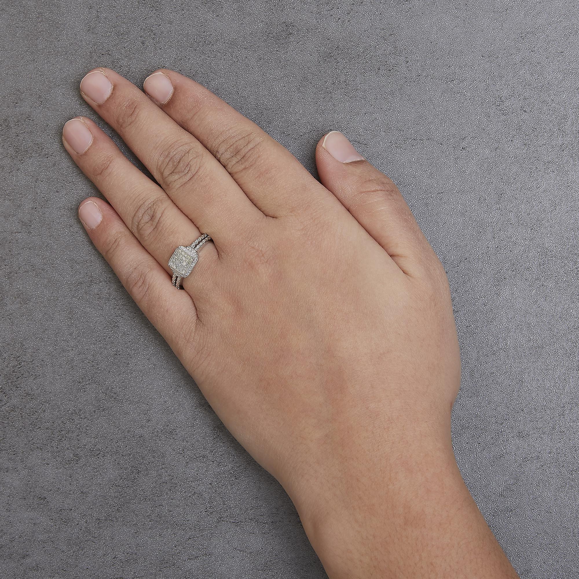 .925 Sterling Silver 1/4 Cttw Princess-cut Diamond Composite Ring In New Condition For Sale In New York, NY