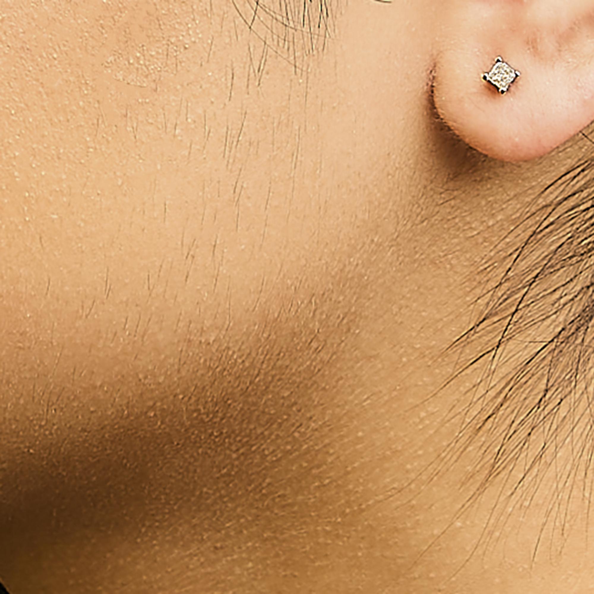 Pendientes Solitarios de Plata de Ley .925 1/4 Cttw Diamante talla princesa en Nuevo estado para la venta en New York, NY