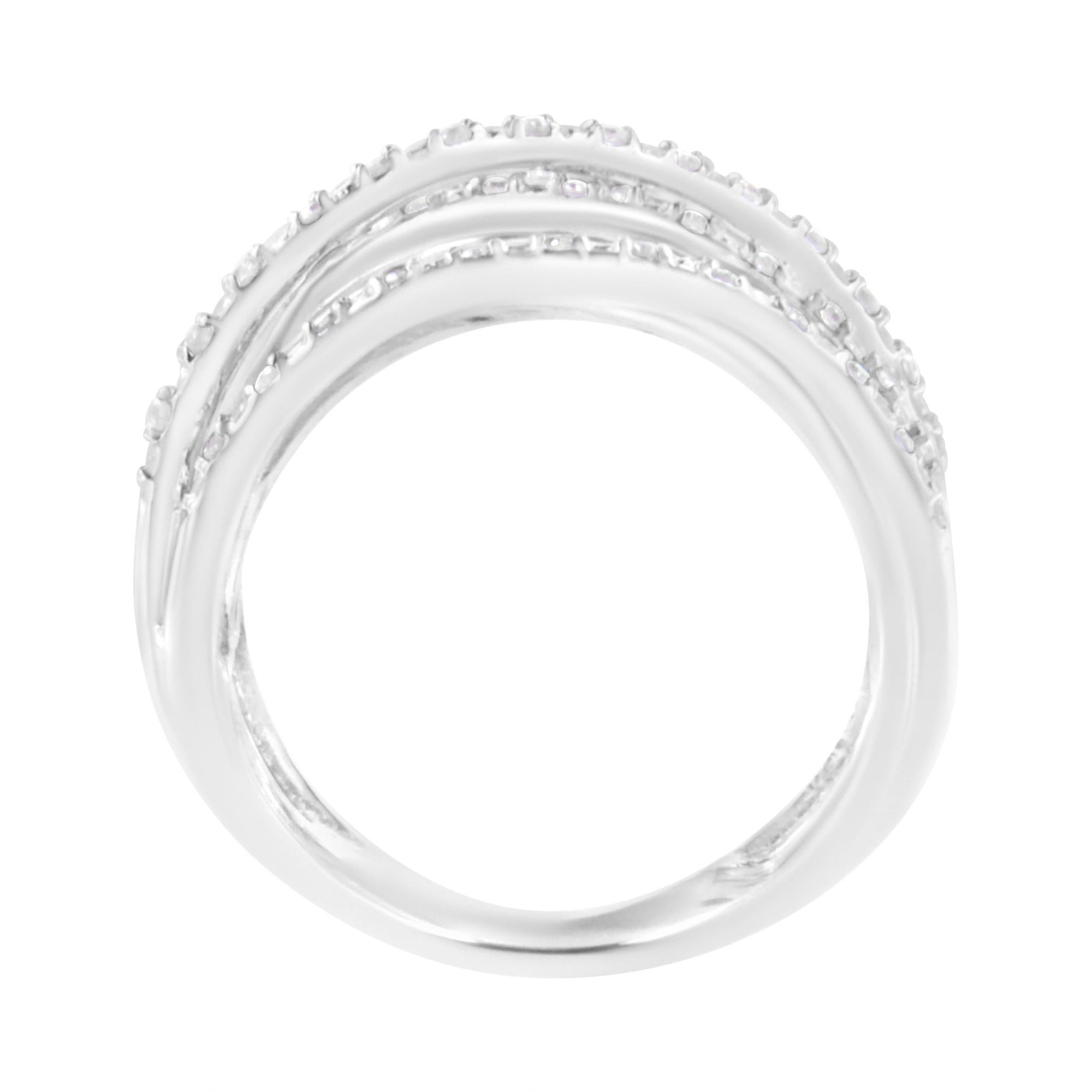 Taglio rotondo Anello bypass con diamante taglio rotondo incastonato da 1/4 Cttw in argento Sterling 925 in vendita