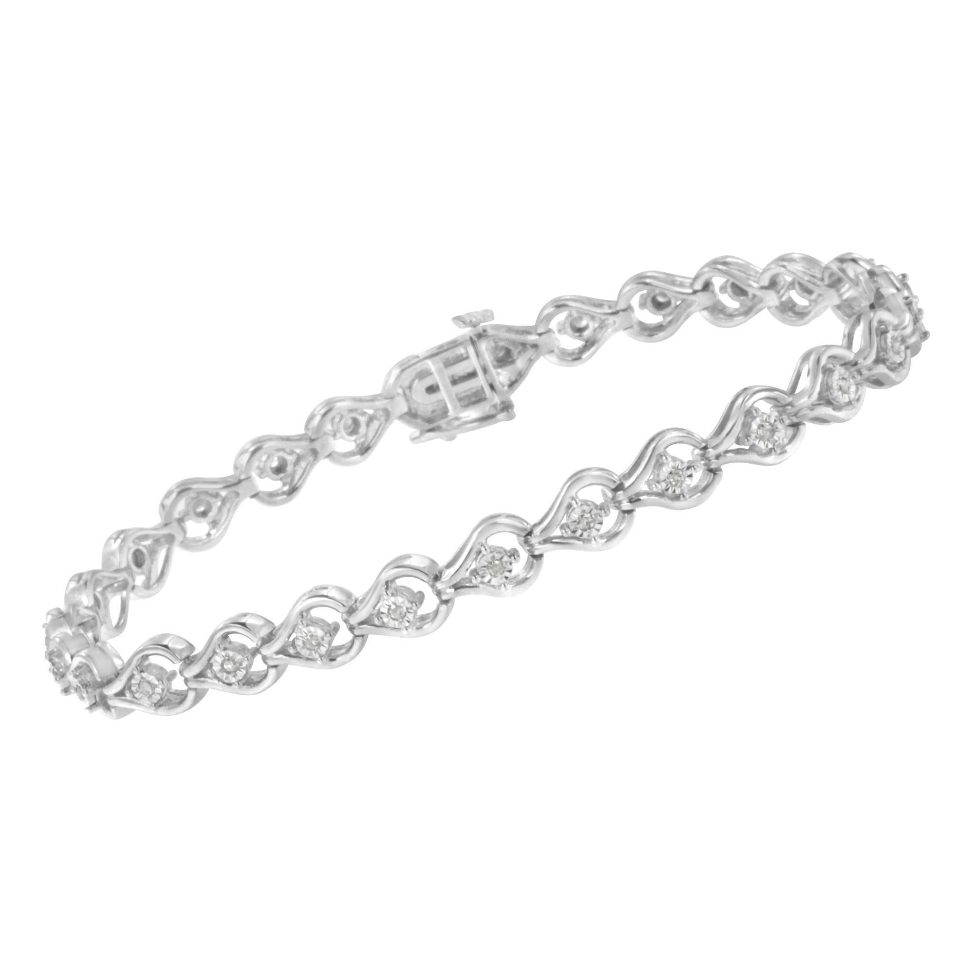 Moderno Bracciale A Link in argento 925 con diamanti taglio rotondo da 1/4 cttw in vendita
