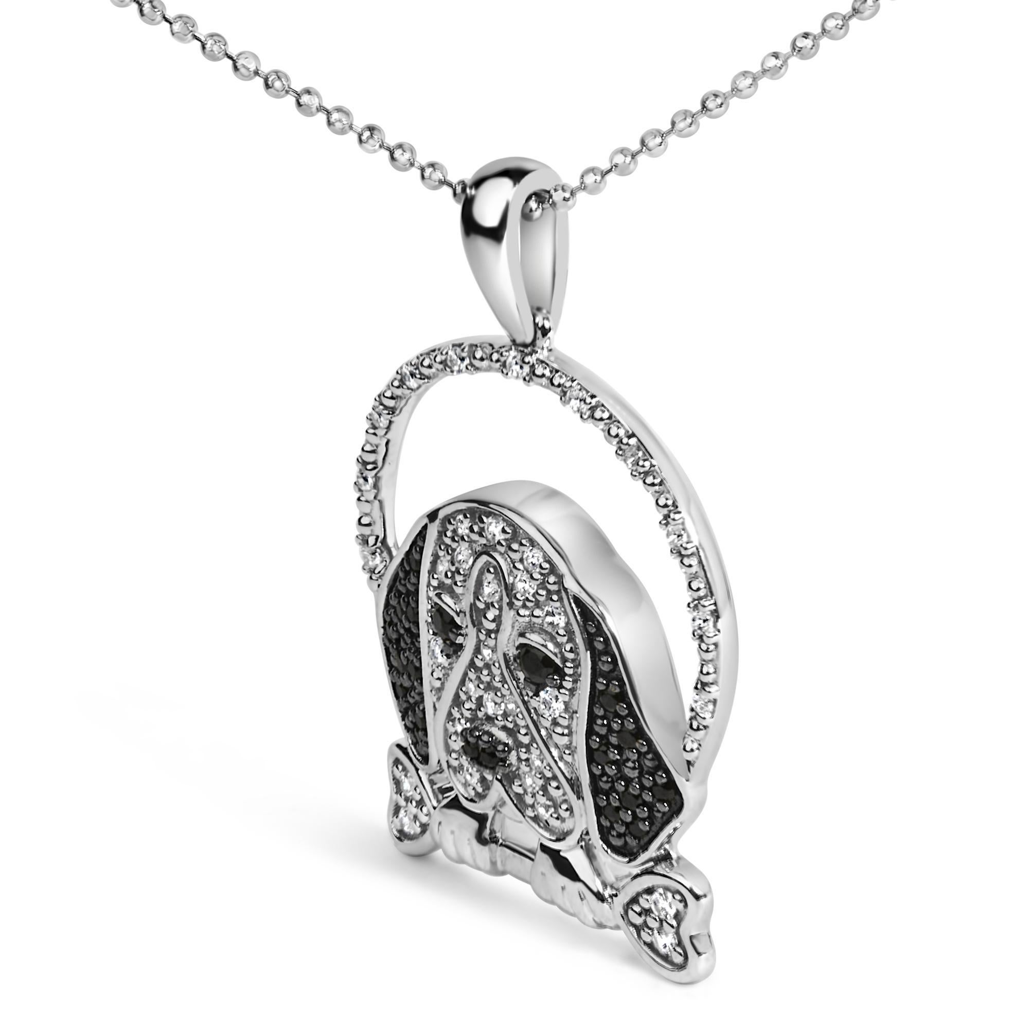 Moderno Collana con cane beagle e osso in argento 925, 1/4 Cttw di diamante bianco e nero in vendita