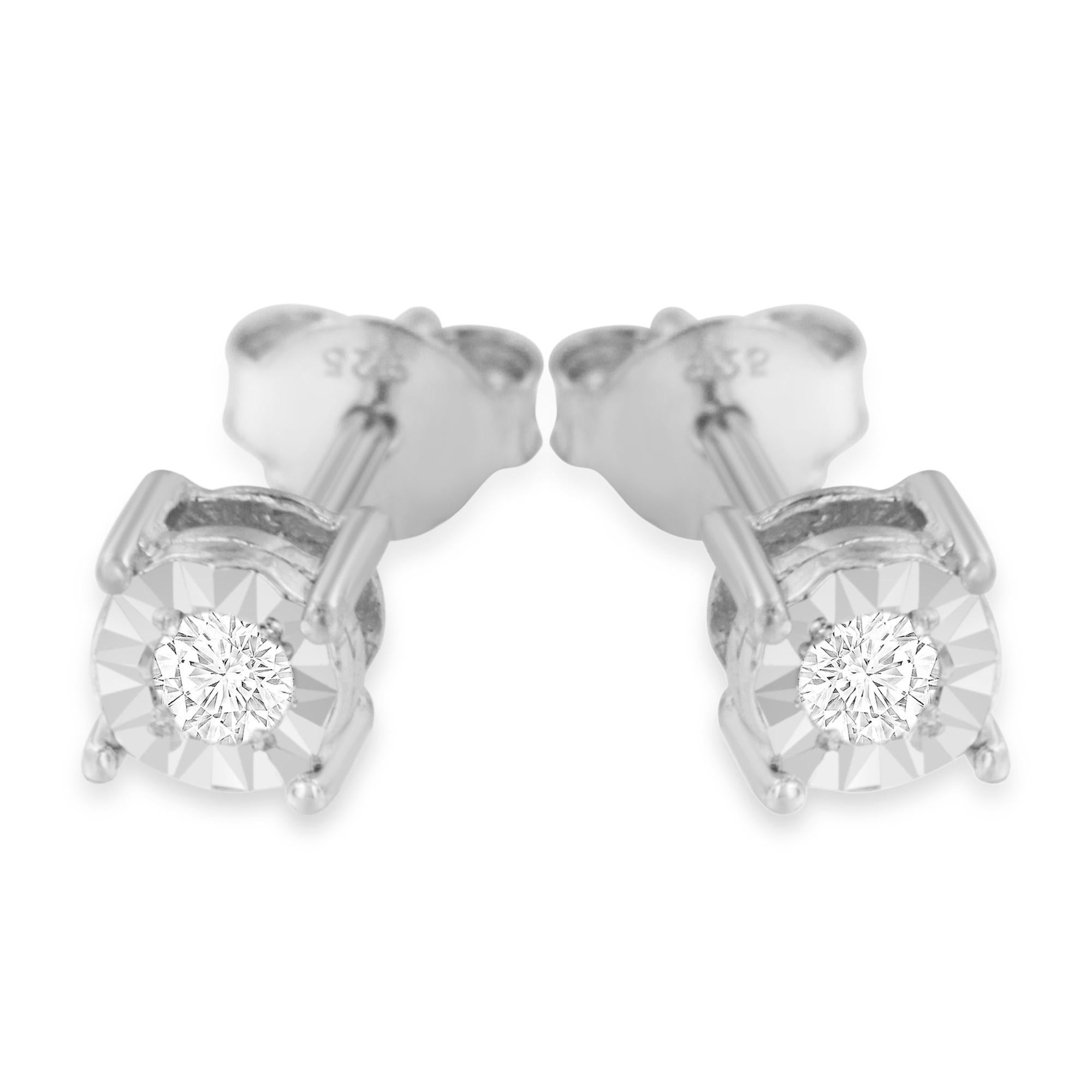 .925 Sterling Silver 1/5 Carat Round-Cut Diamond Stud Earrings In New Condition For Sale In New York, NY