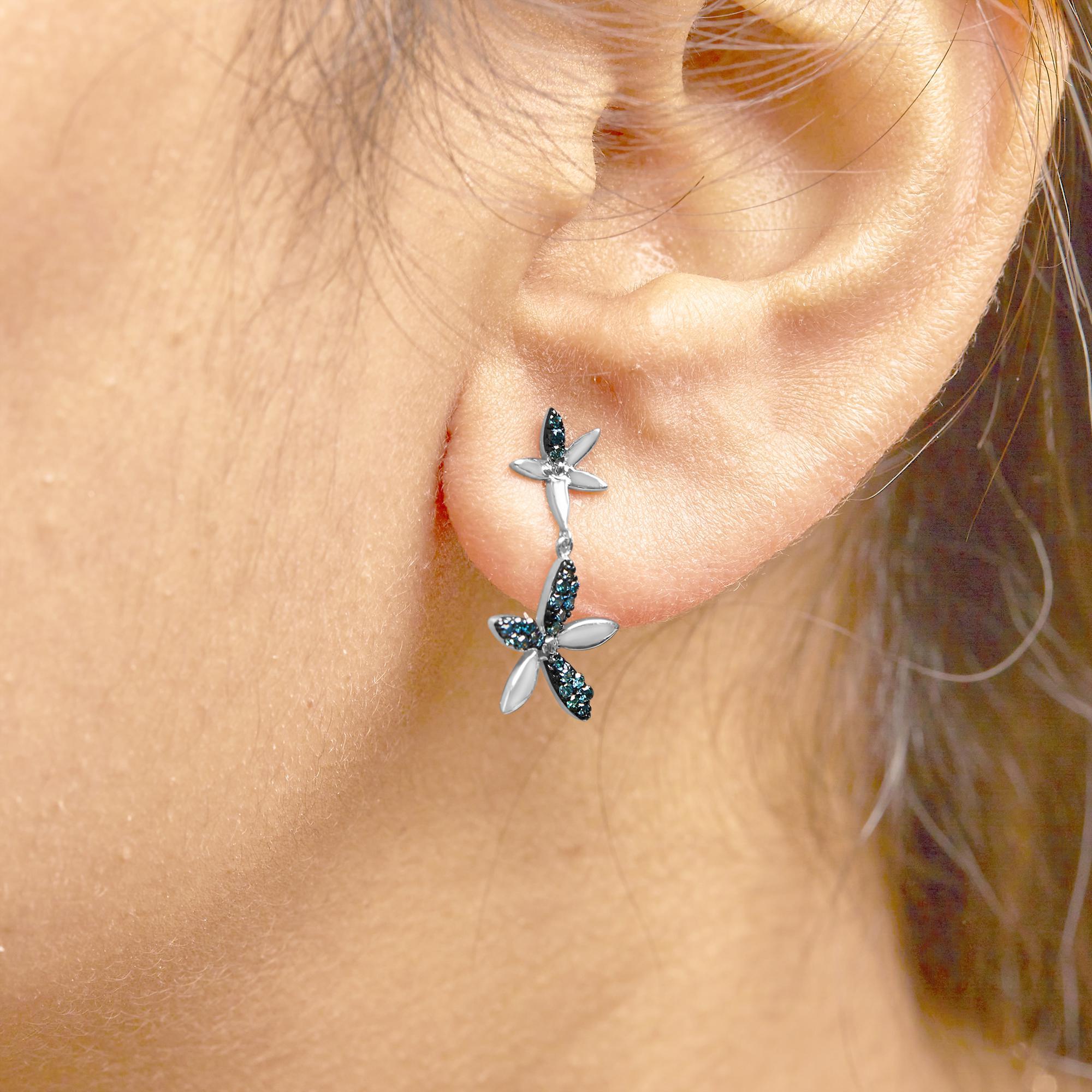 Taglio rotondo Orecchini a goccia e penzoloni in argento 925 con diamante blu da 1/5 ctw in vendita