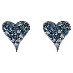 Boucles d
oreilles en argent 925 1/5 Cttw diamant bleu en forme de coeur