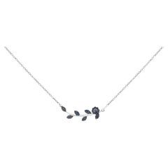 Collana con ciondolo a forma di foglia e ramo in argento 925 con diamante blu da 1/5 Cttw