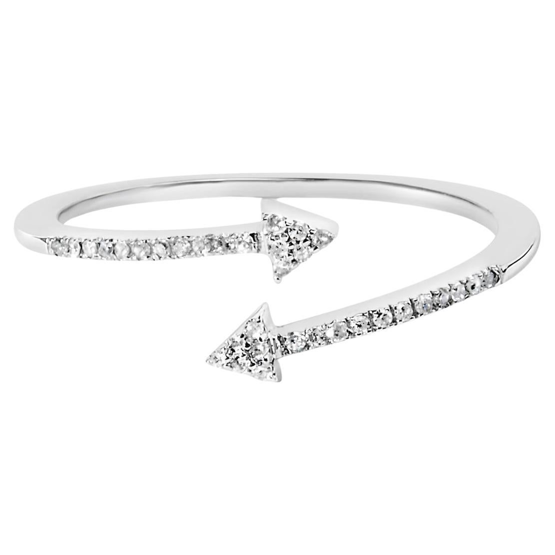 Anello aperto con doppia punta di freccia in argento 925 con diamante da 1/5 Cttw in vendita