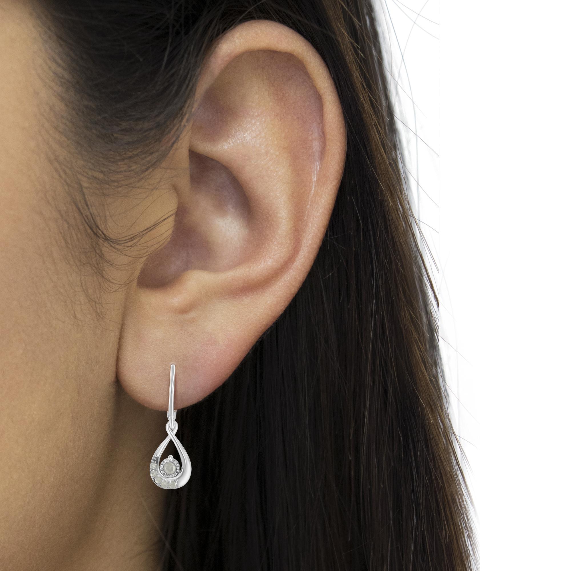 .925 Argento 925 1/5 cttw Diamante rotondo a goccia e orecchino a cerchio penzolante In condizioni Nuovo a New York, NY