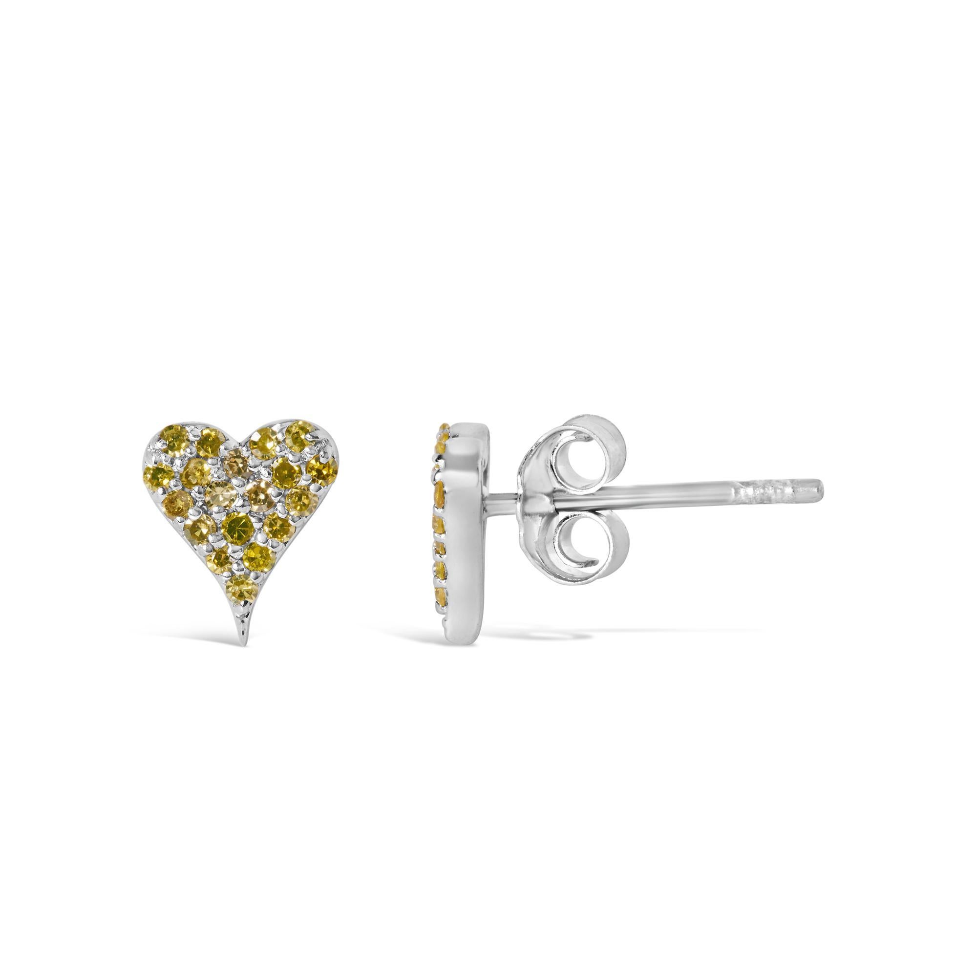 Moderno Orecchini a forma di cuore con diamante giallo da 1/5 cttw in argento 925 A. Silver in vendita