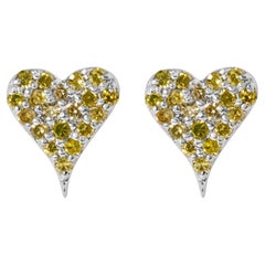 .925 Sterling Silver 1/5 Cttw Yellow Diamond Heart Shaped Earrings (Boucles d
oreilles en forme de cœur)