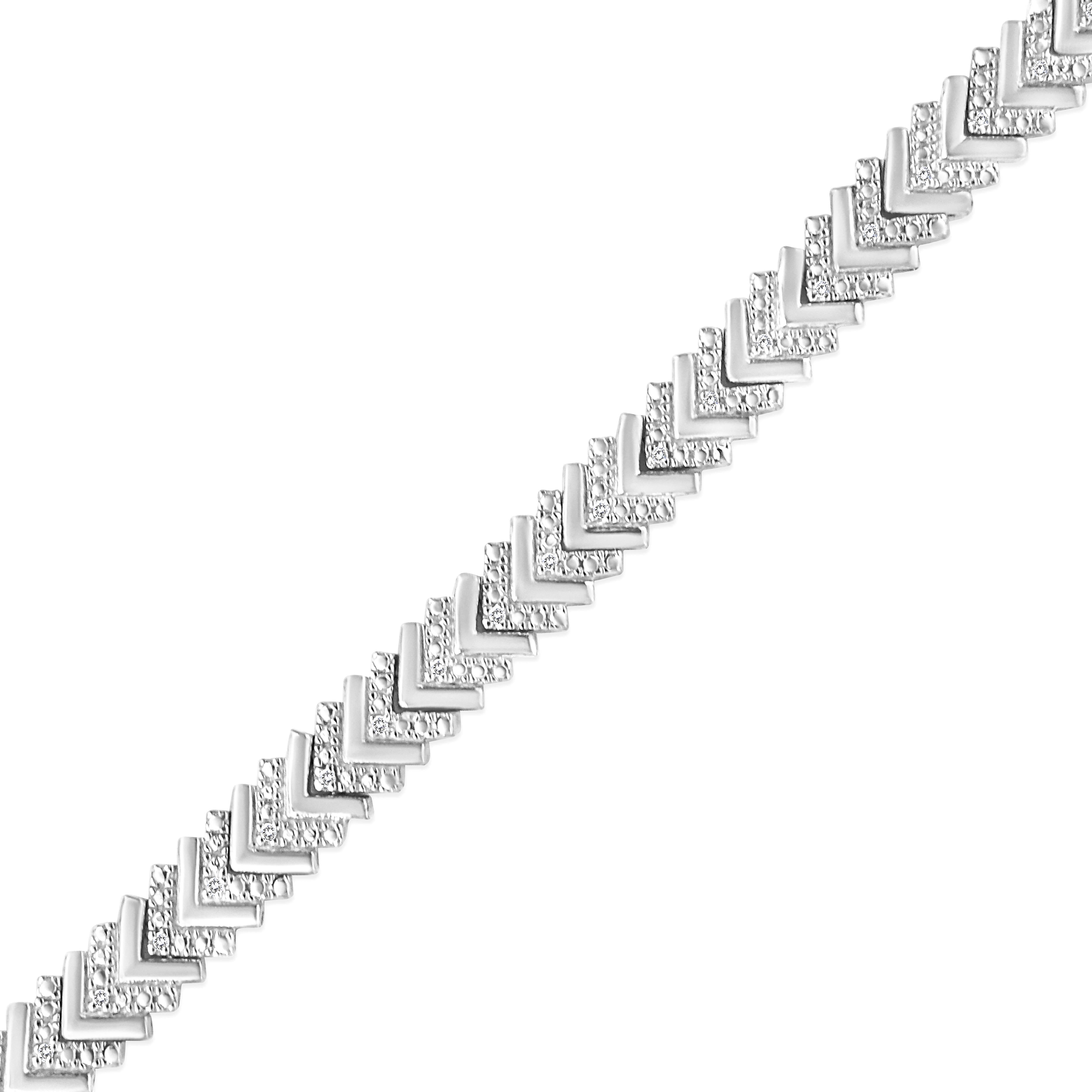 Contemporary .925 Sterling Silver 1/6 Carat Round-Cut Diamond Chevron Wave Link Bracelet For Sale