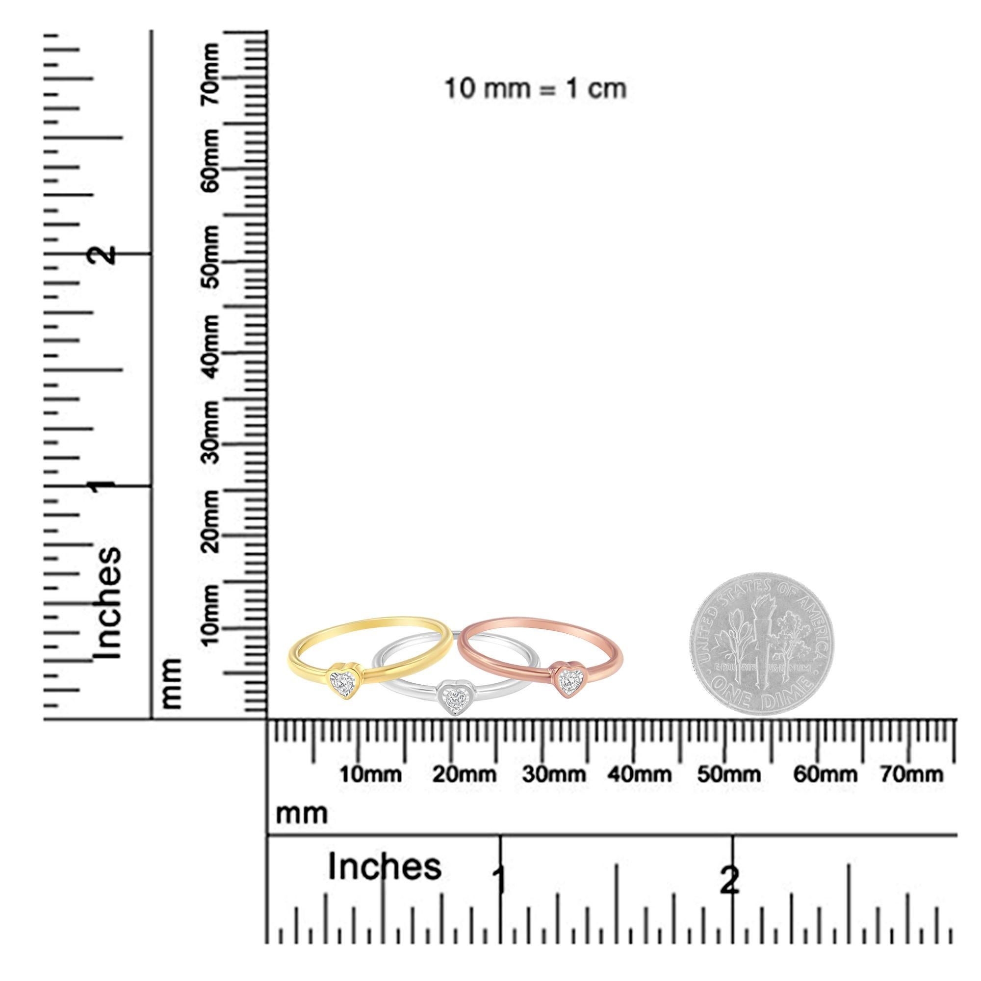 .925 Sterling Silver 1/6 Cttw Diamond Shaped Heart Stackable Promise Ring Set (anello della promessa impilabile con diamante) In condizioni Nuovo in vendita a New York, NY