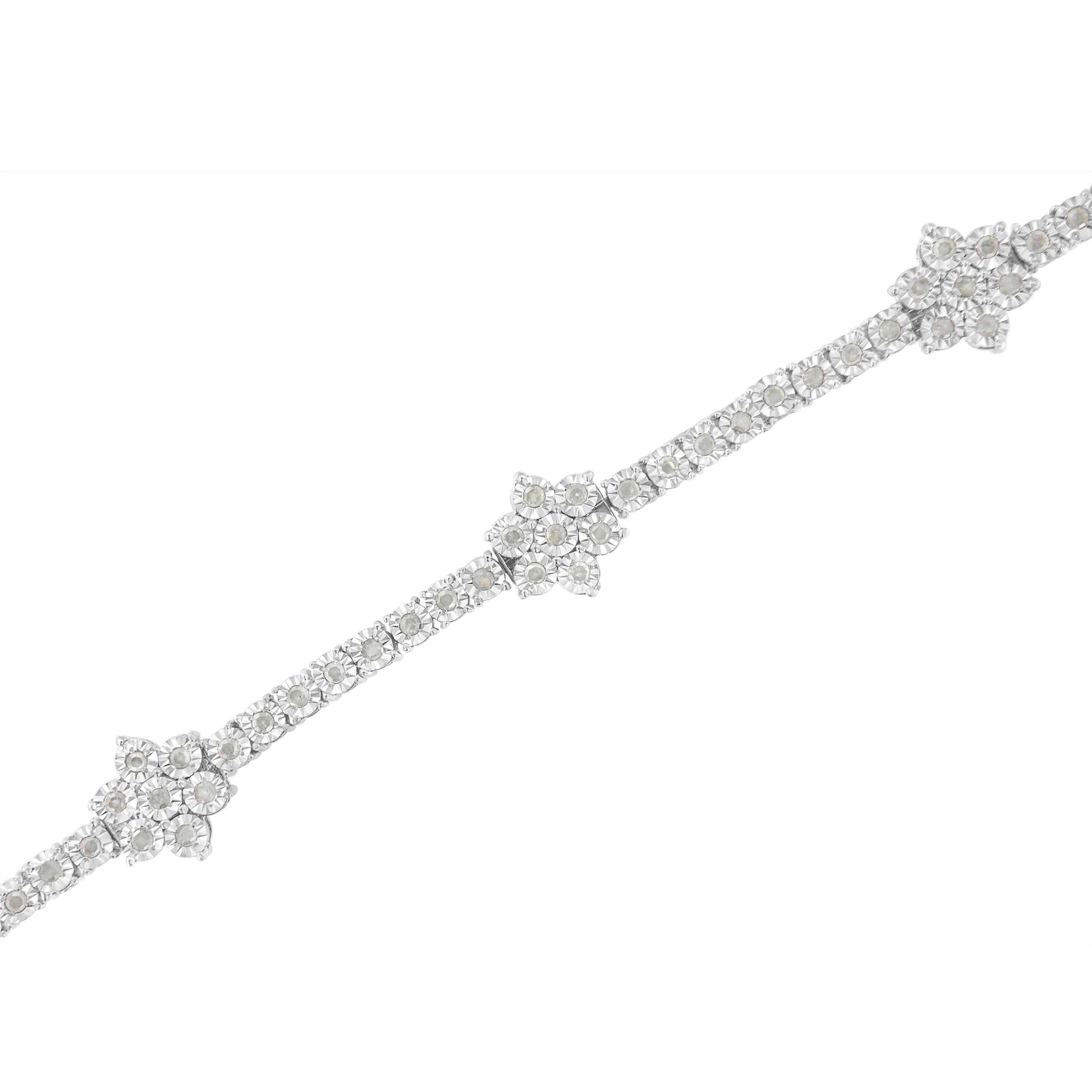 Contemporain Bracelet tennis station à fleurs en argent sterling avec diamants 1,0 carat de .925 en vente