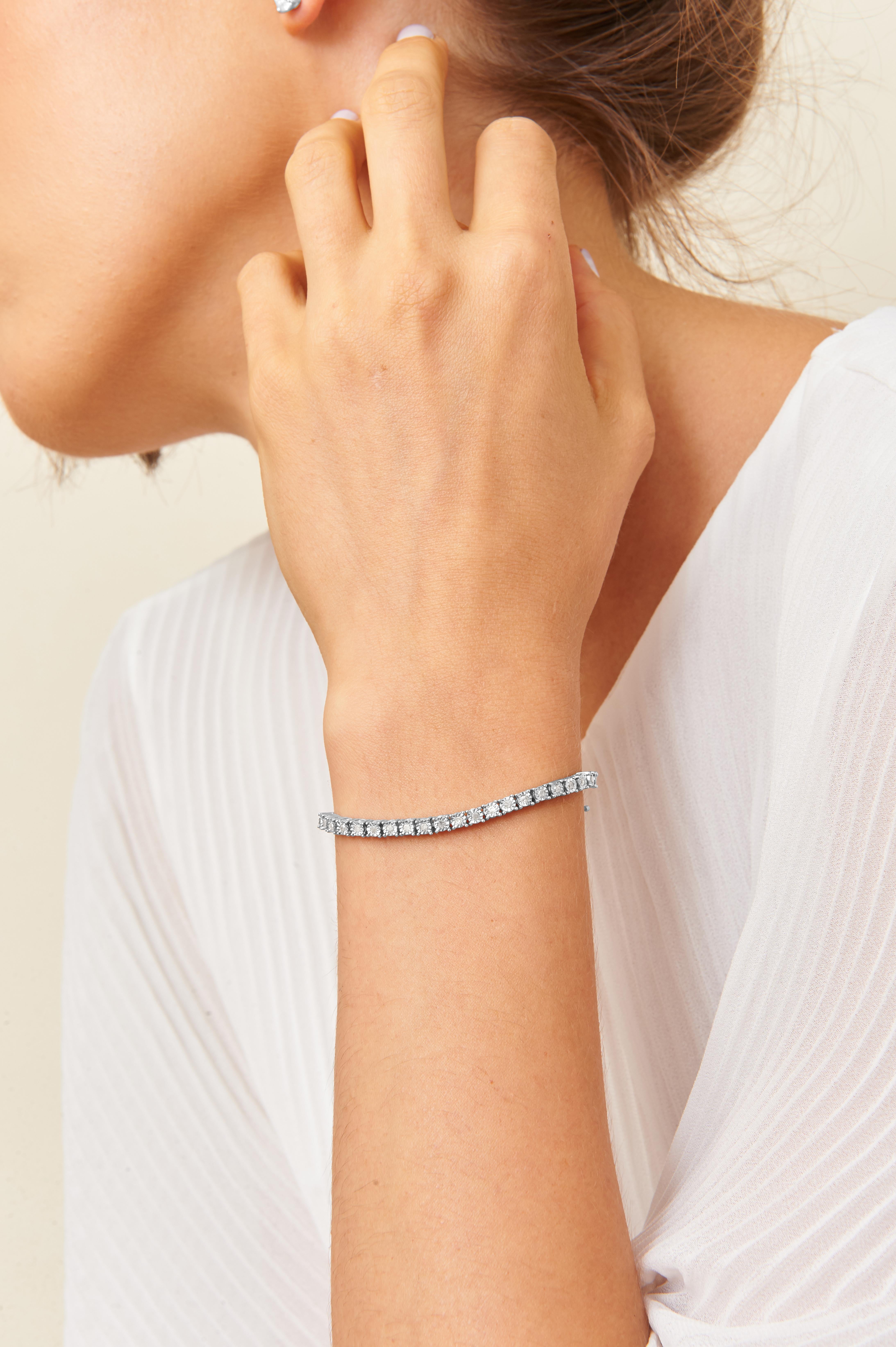.925 Sterling Silver 1.0 Carat Diamond Round Faceted Bezel Tennis Bracelet For Sale 1