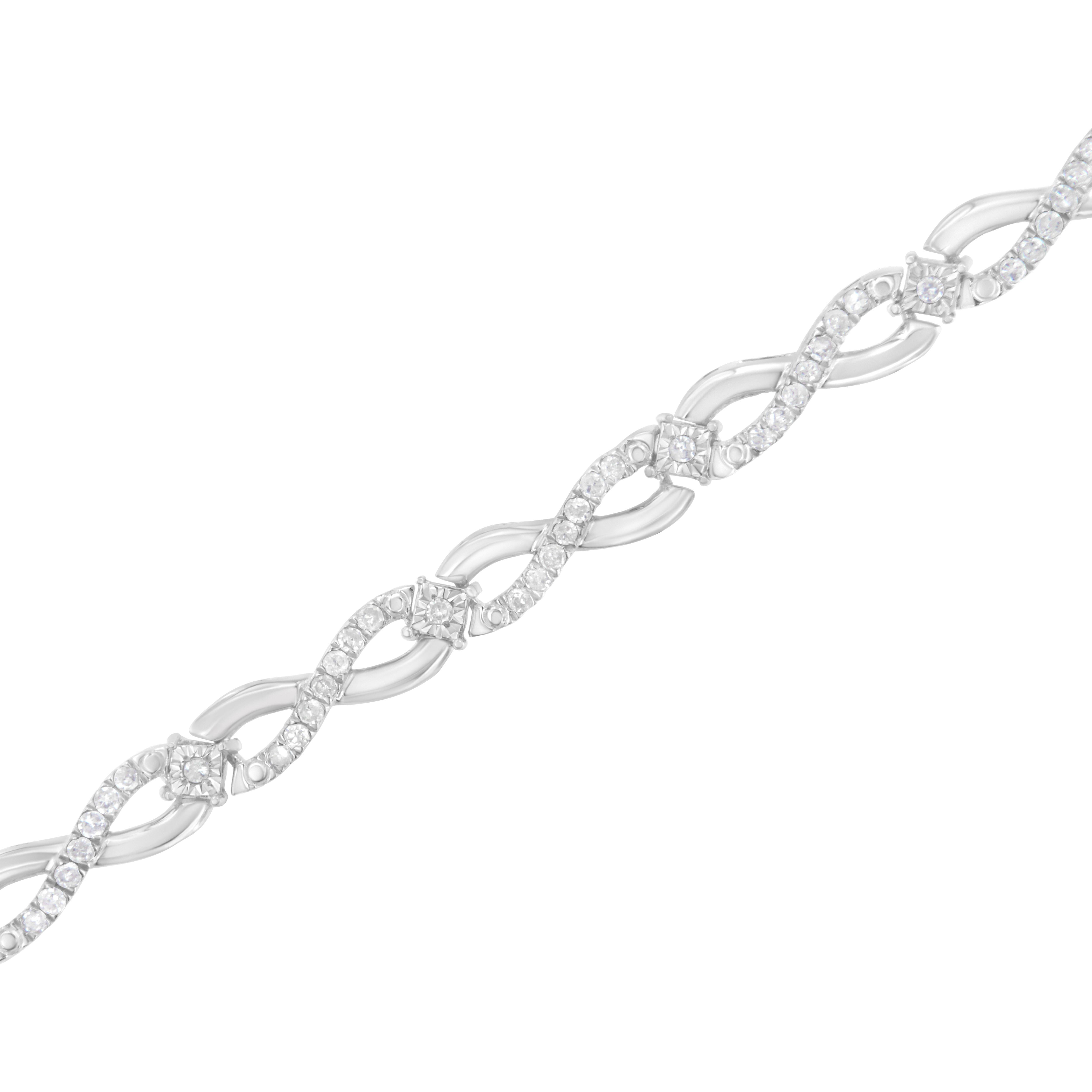 Contemporain .925 Sterling Silver 1.0 Carat Prong Set Diamond Infinity Link Bracelet en vente