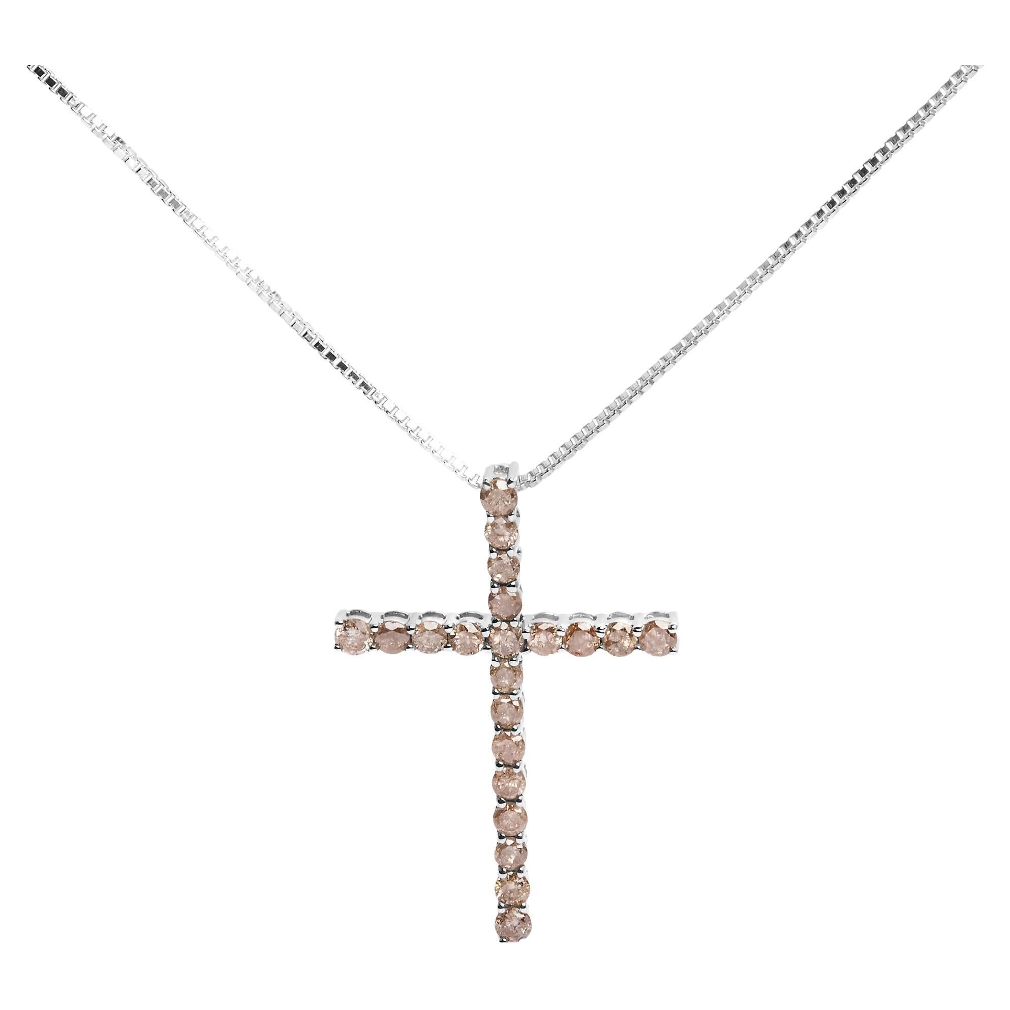 Collana con ciondolo a forma di croce in oro e diamanti in .925 Sterling Silver 1.0 Cttw per donna