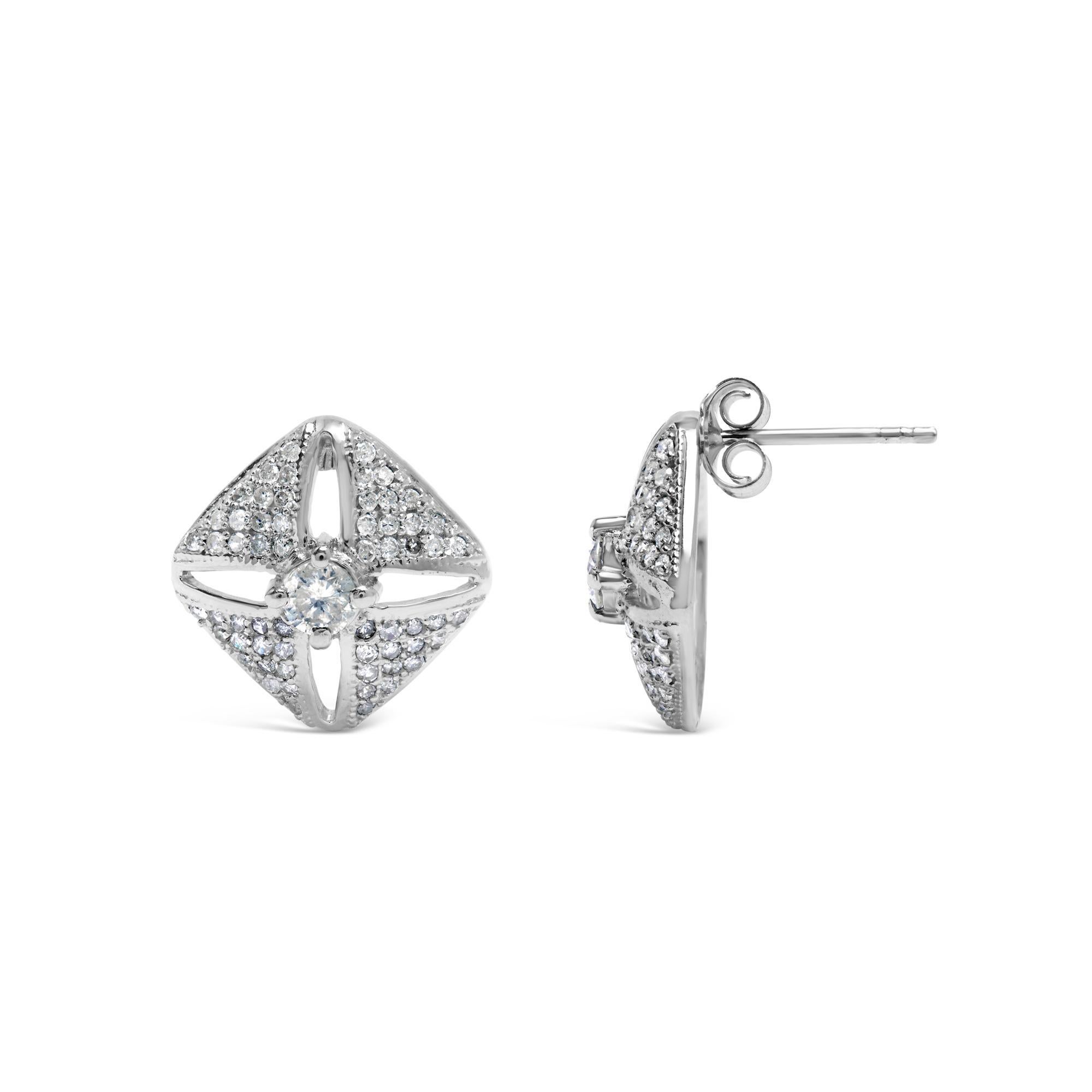 Moderno Orecchino a rombo tempestato di diamanti in .925 Sterling Silver 1.0 Cttw in vendita