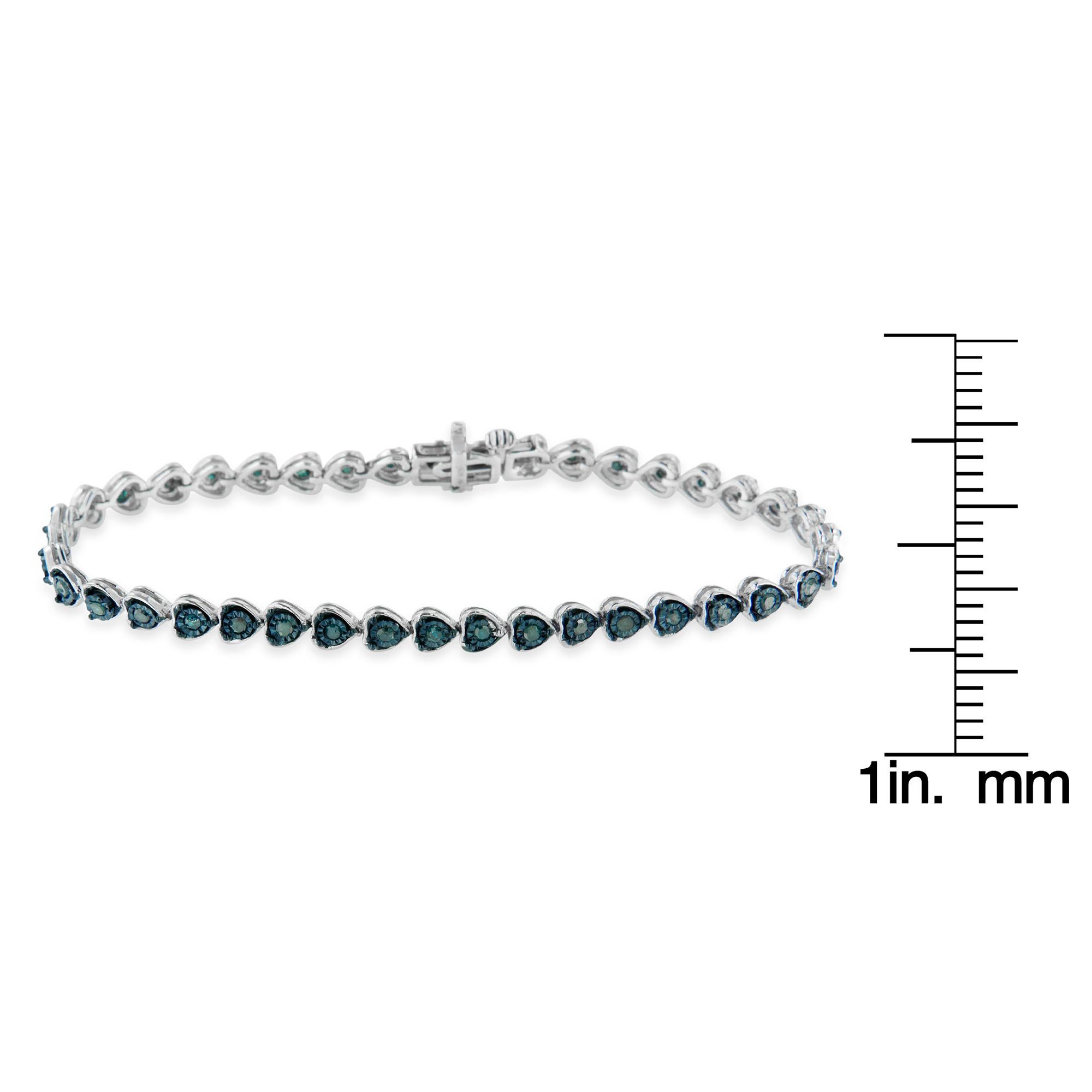 .925 Sterling Silver 1.00 Carat Treated Blue Diamond Heart Link Bracelet Pour femmes en vente