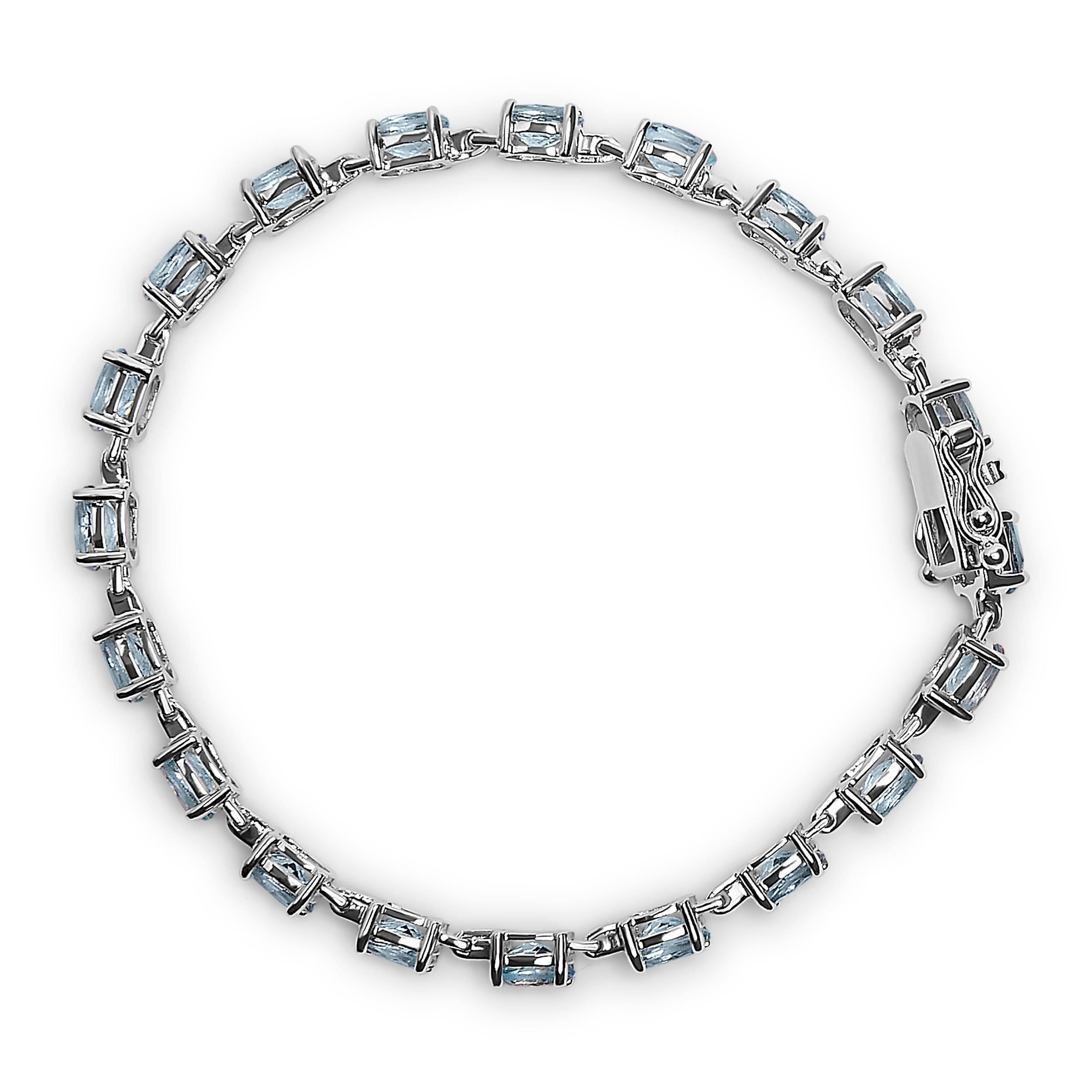 Modern .925 Sterling Silver 11.0 Carat Created Light Blue Topaz Link Bracelet For Sale