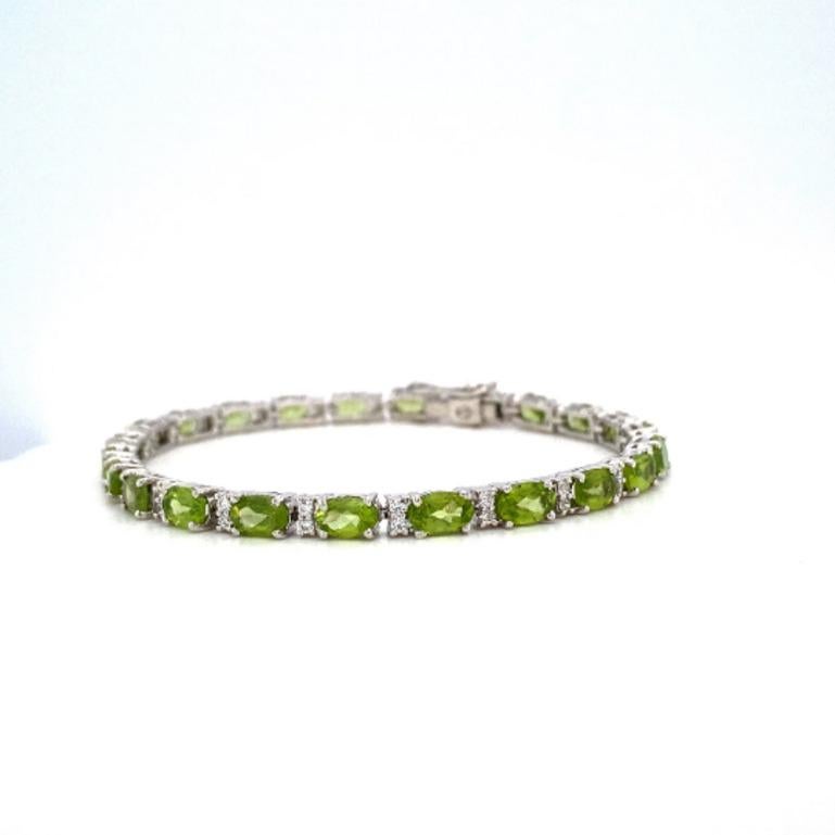 Modern 925 Sterling Silver 13.35 Carat Peridot Zircon Tennis Bracelet for Mom For Sale