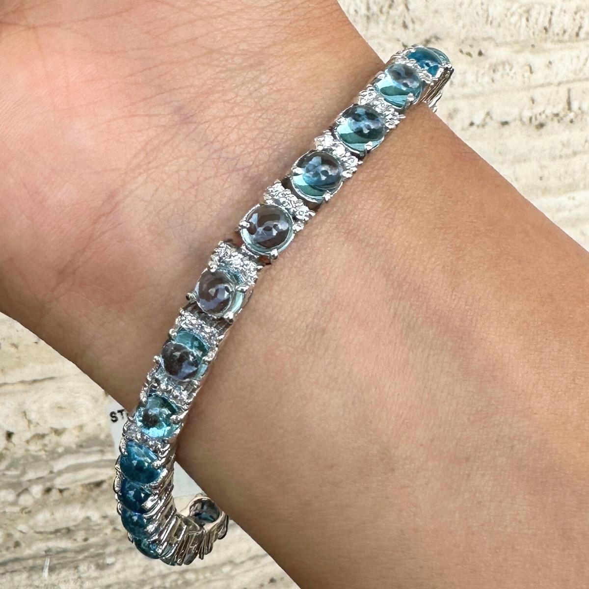 Round Cut 925 Sterling Silver 14.49 Carat Blue Topaz and Diamond Tennis Bracelet for Her For Sale