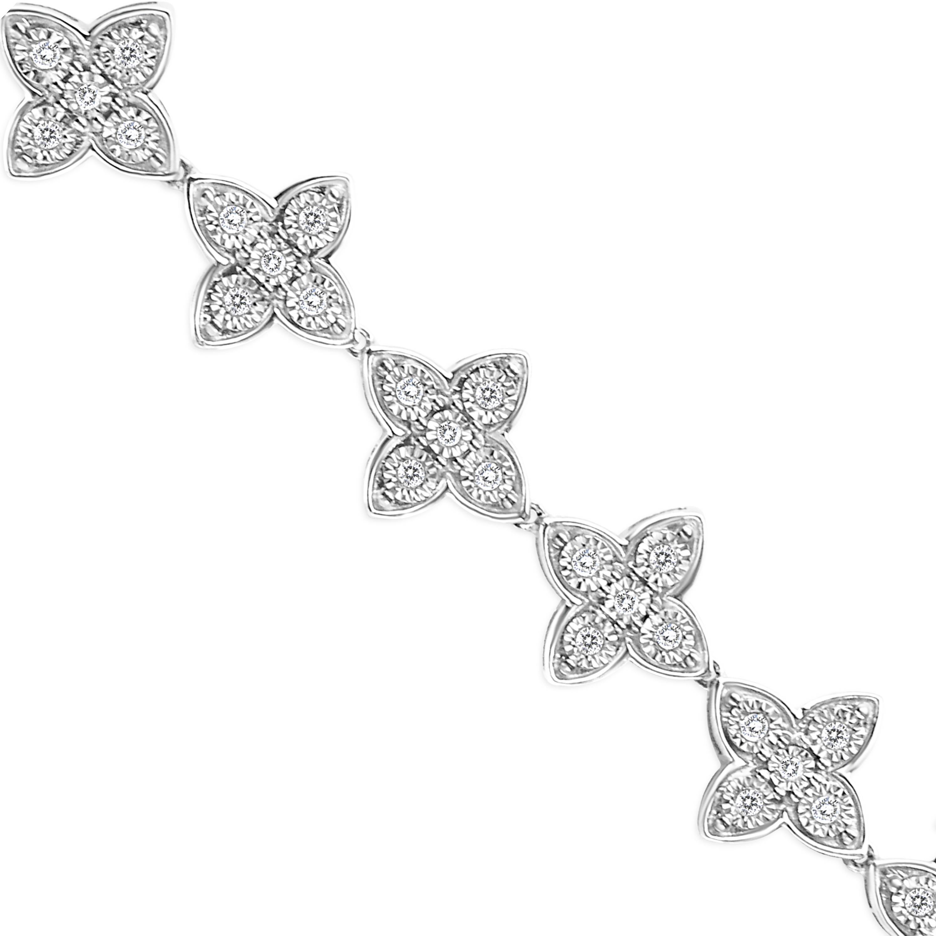 Taglio rotondo .925 Bracciale in argento sterling da 1,0 carati con diamante miracoloso incastonato e quadrifoglio a maglie. in vendita