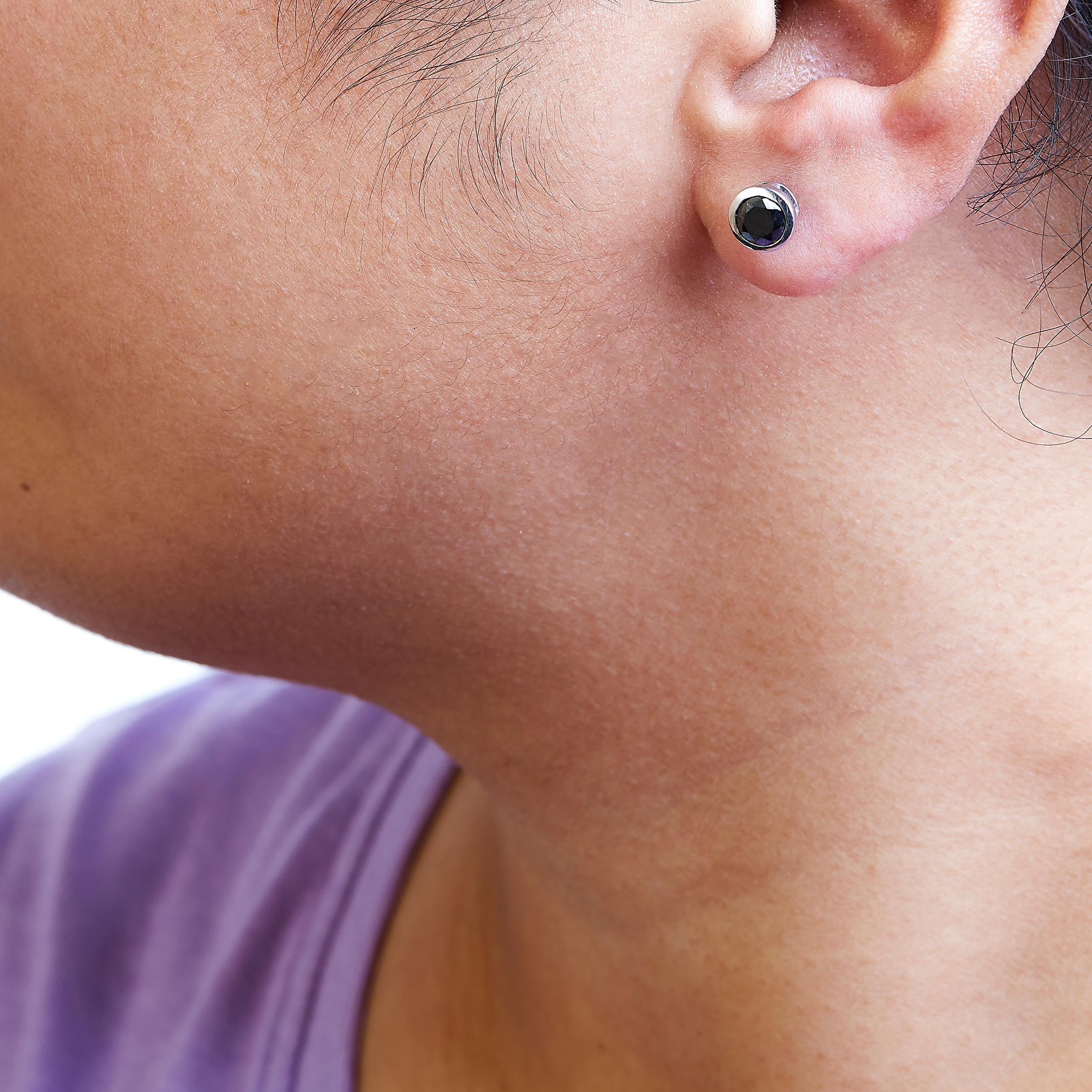 Boucles d'oreilles en argent 925 avec diamants noirs ronds et brillants de 2,00 carats Pour femmes en vente