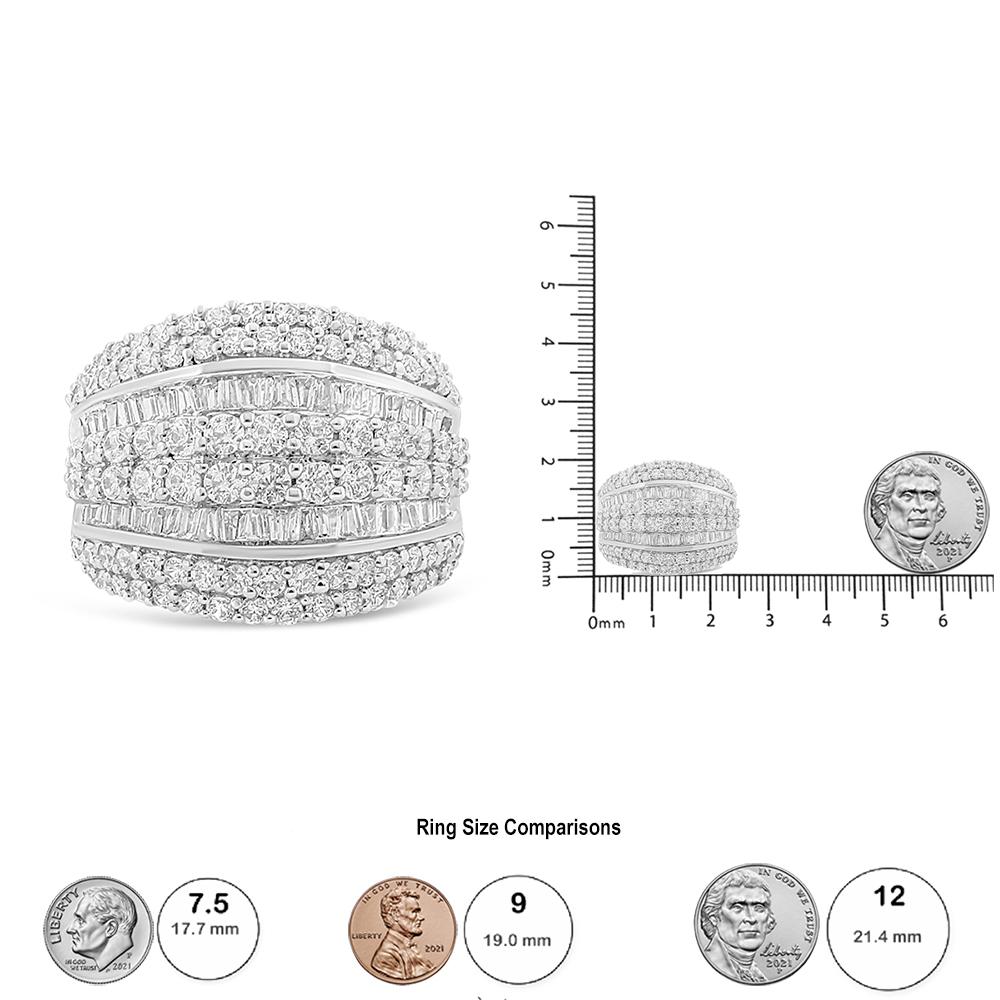 .925 A Silver 2.00 Cttw Round and Baguette-Cut Diamond Cluster Ring en vente 1