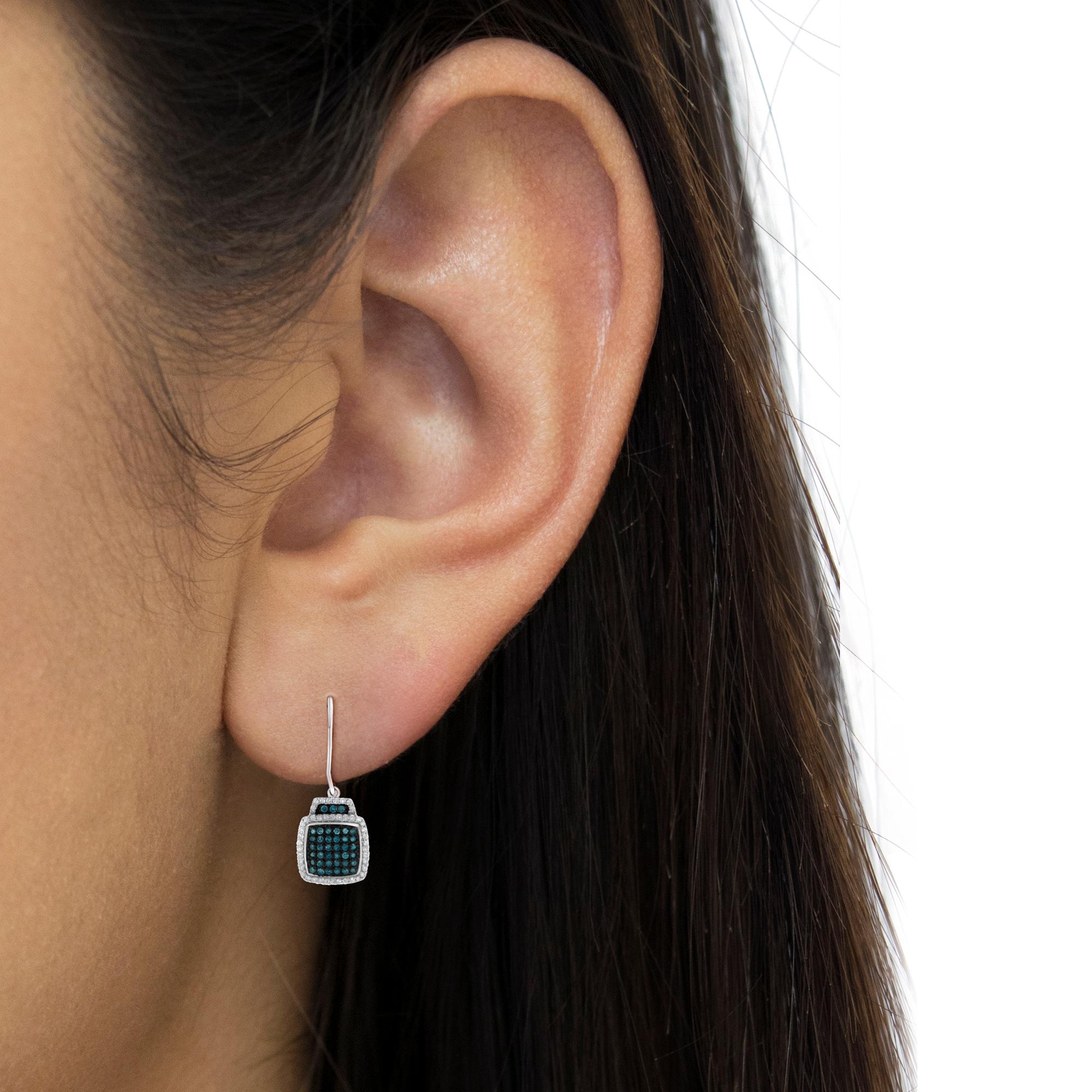 Taille ronde Boucles d'oreilles pendantes en argent 925 avec diamant bleu de 3/4 carat traité dans la couleur en vente