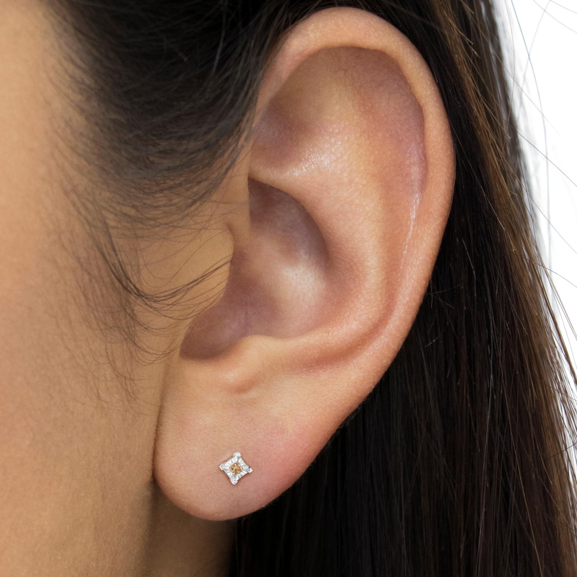 Taglio princess .925 Sterling Silver 3/8 Carat Princess-Cut Diamond Solitaire Stud Earrings in vendita