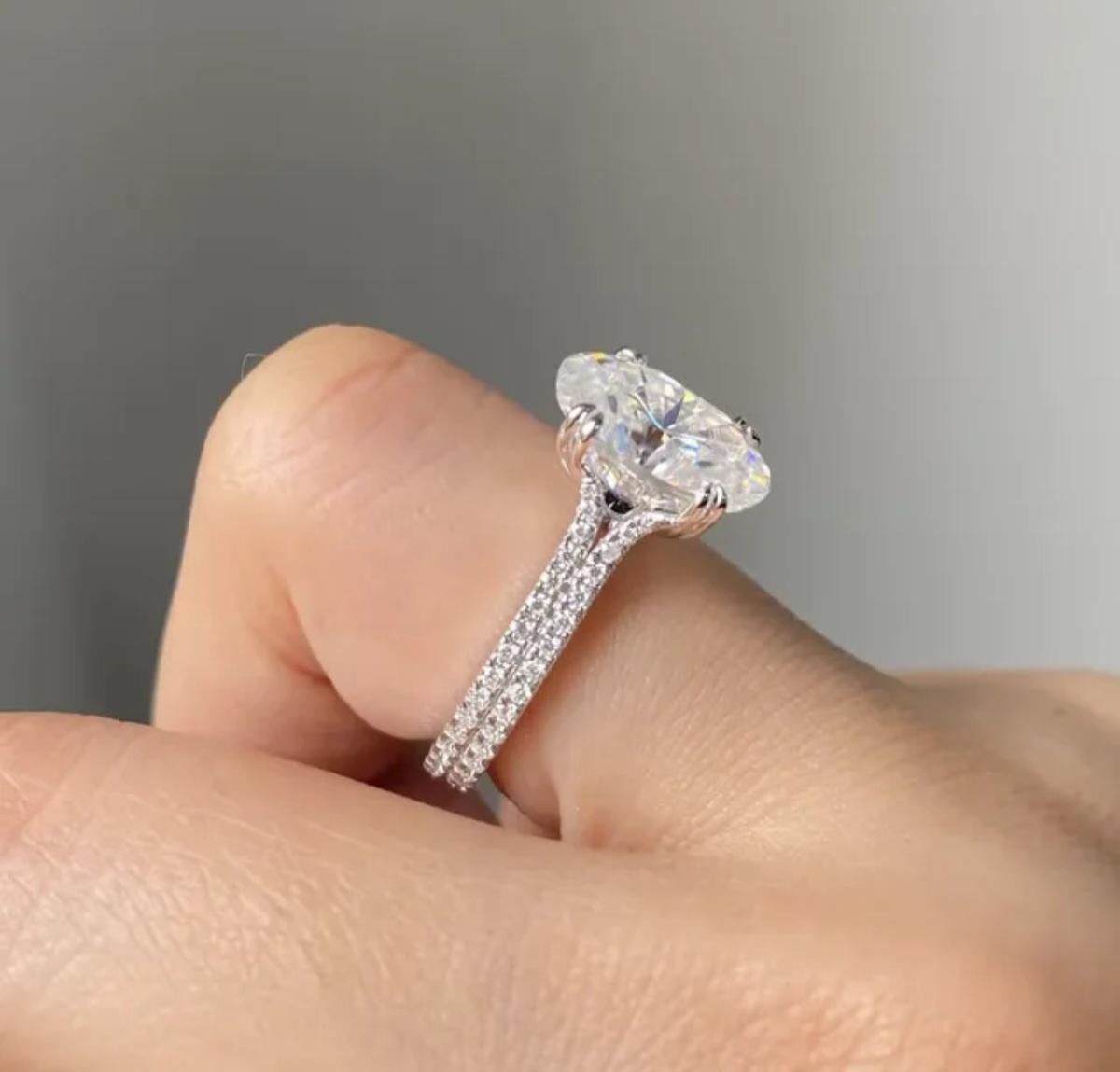 925 Sterling Silver 3 Ct Double Band Oval Shaped Moissanite Engagement Ring In New Condition In Chicago, IL